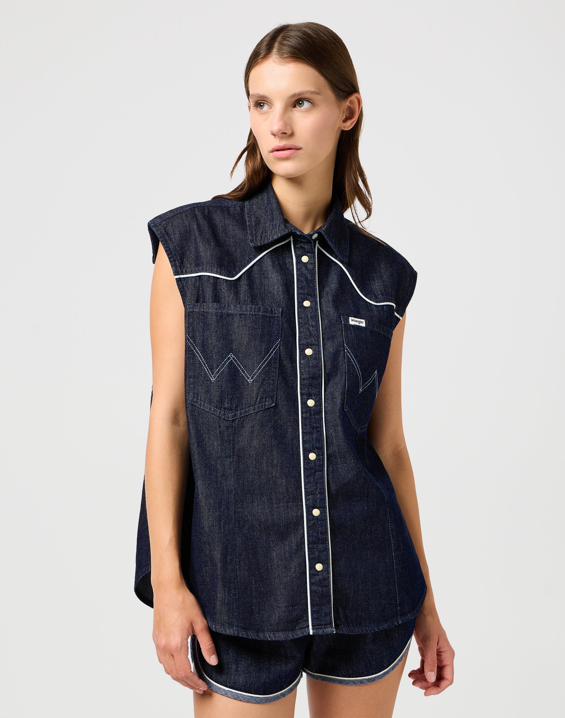 Sleeveless Shirt in Saddle Hemden Wrangler