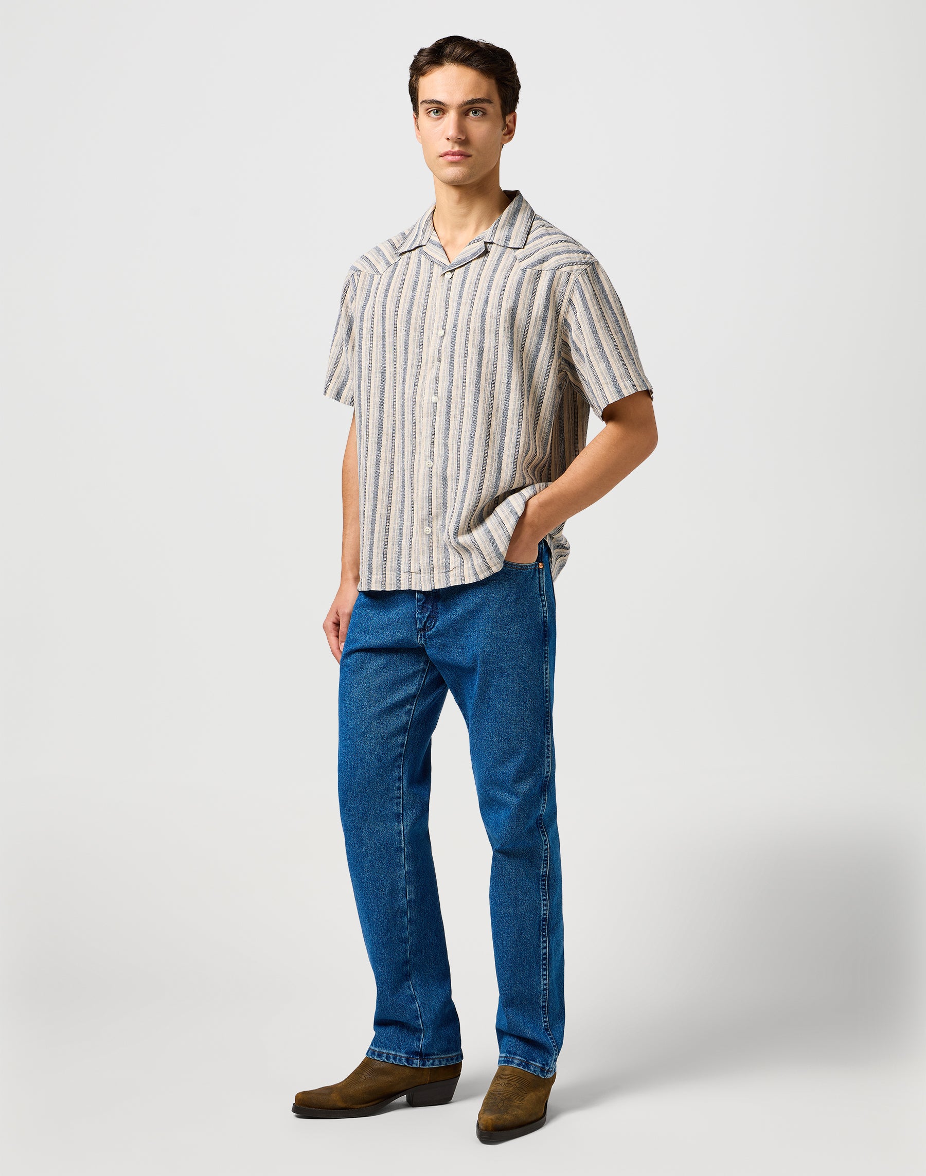 Ss W Resort Shirt in Indigo Stripe Hemden Wrangler