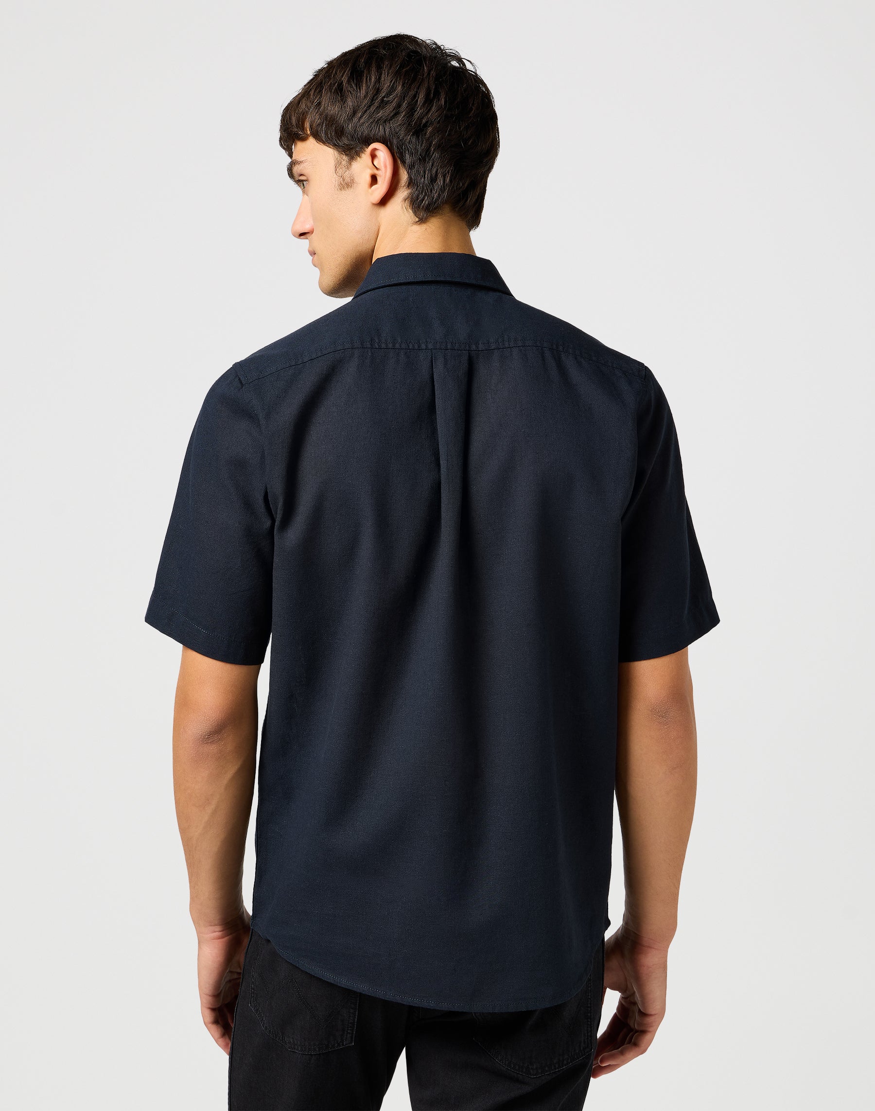 Ss 1 Pkt Shirt in Black Hemden Wrangler