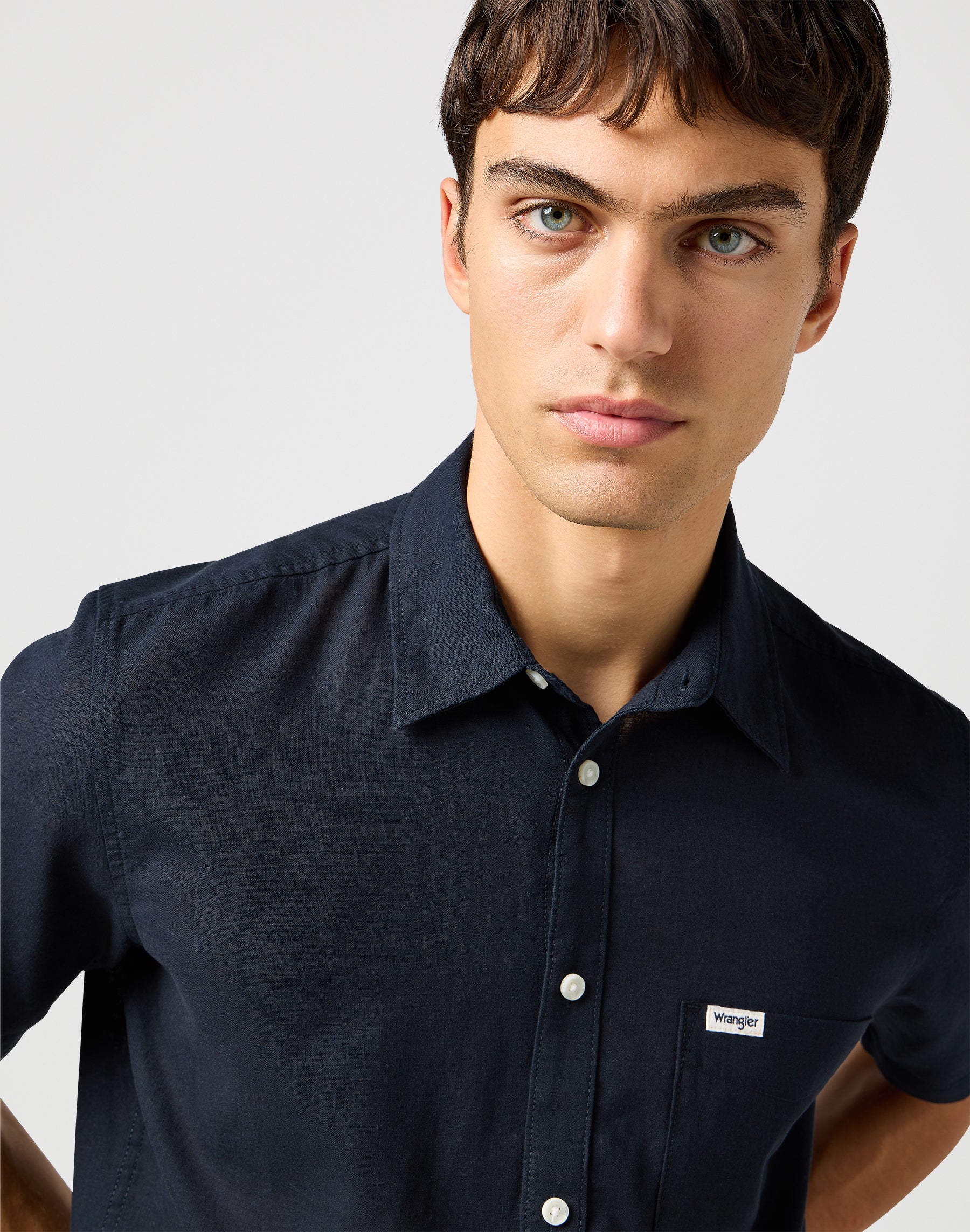 Ss 1 Pkt Shirt in Black Hemden Wrangler