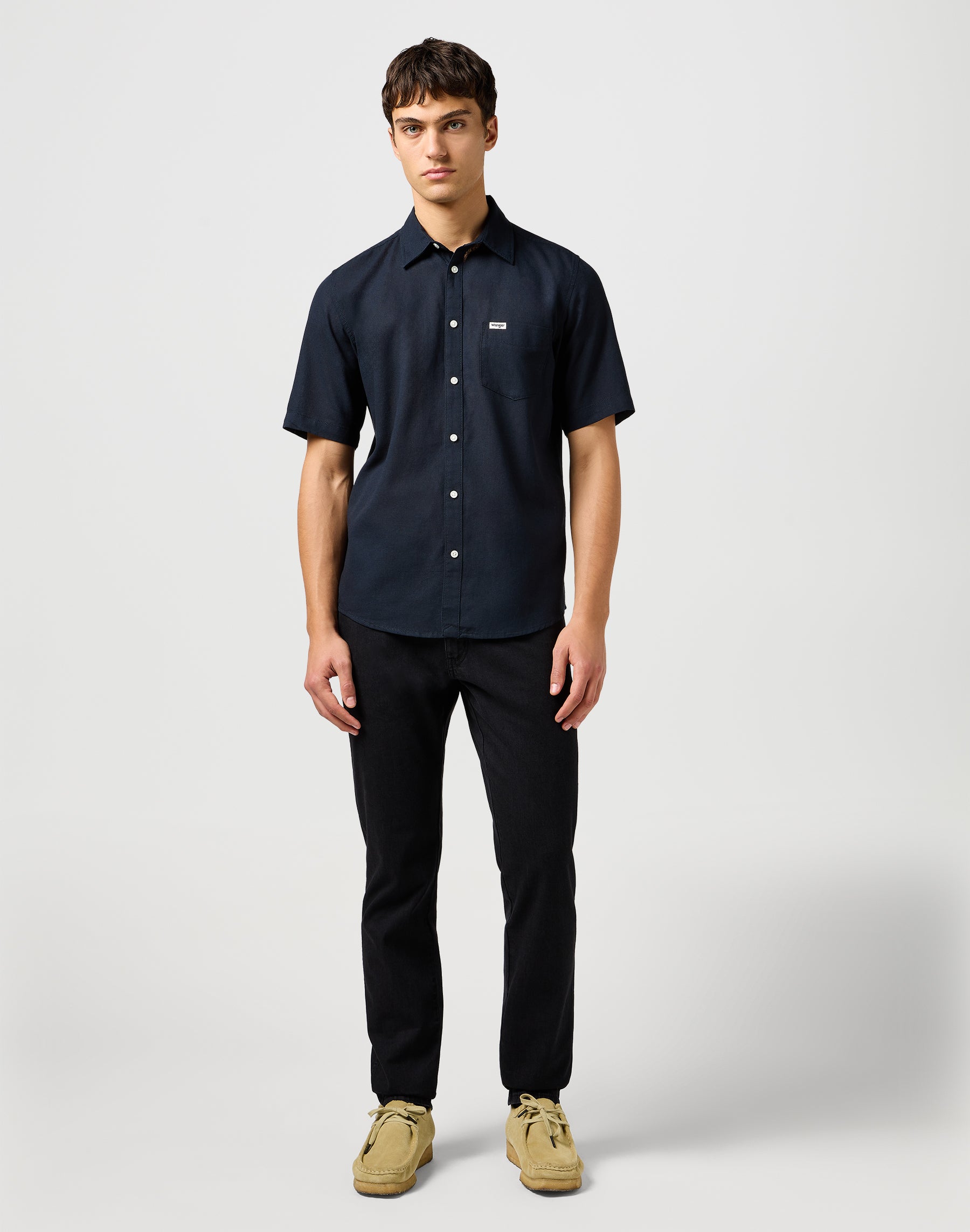 Ss 1 Pkt Shirt in Black Hemden Wrangler