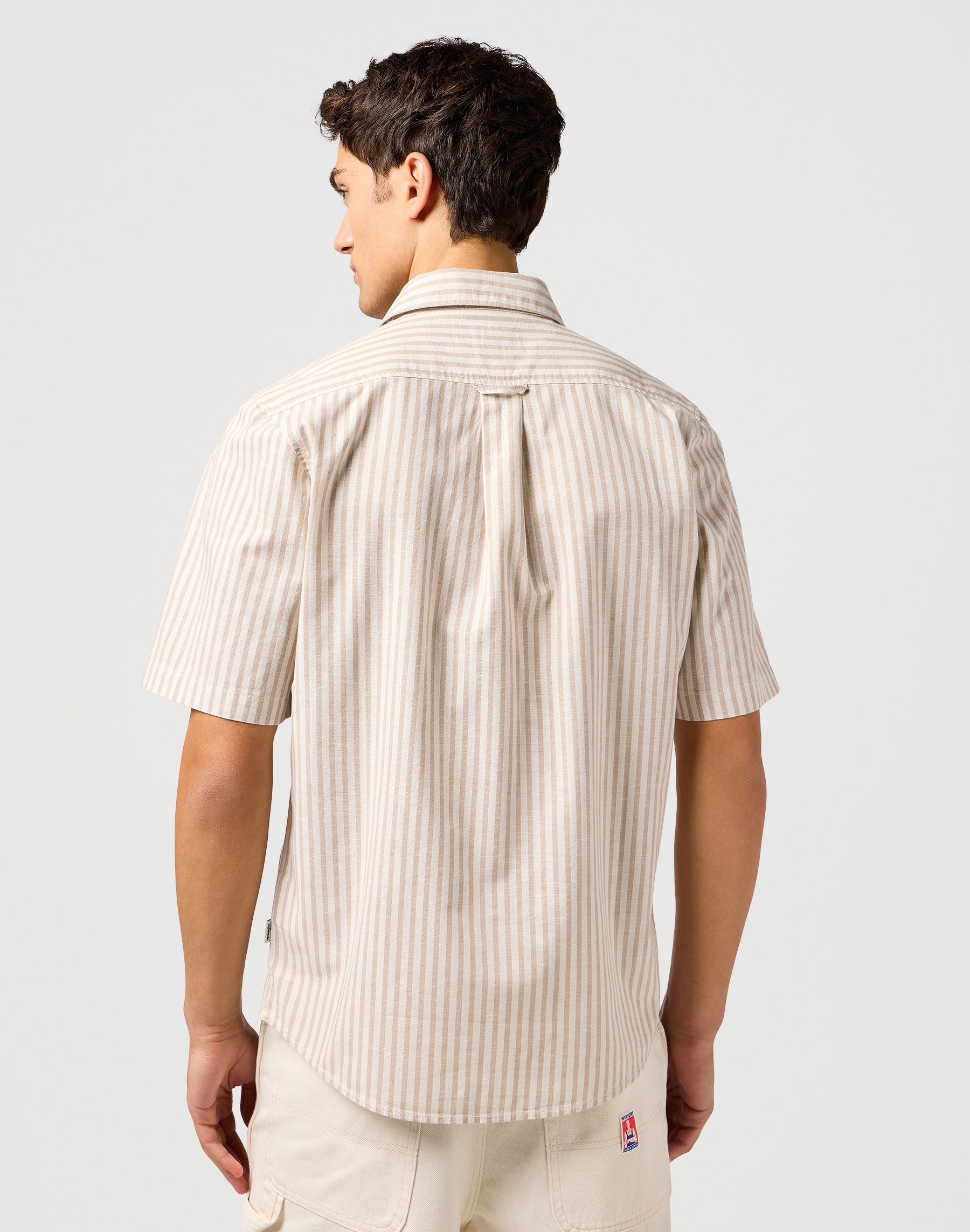 Ss Shirt in Tan Stripe Hemden Wrangler