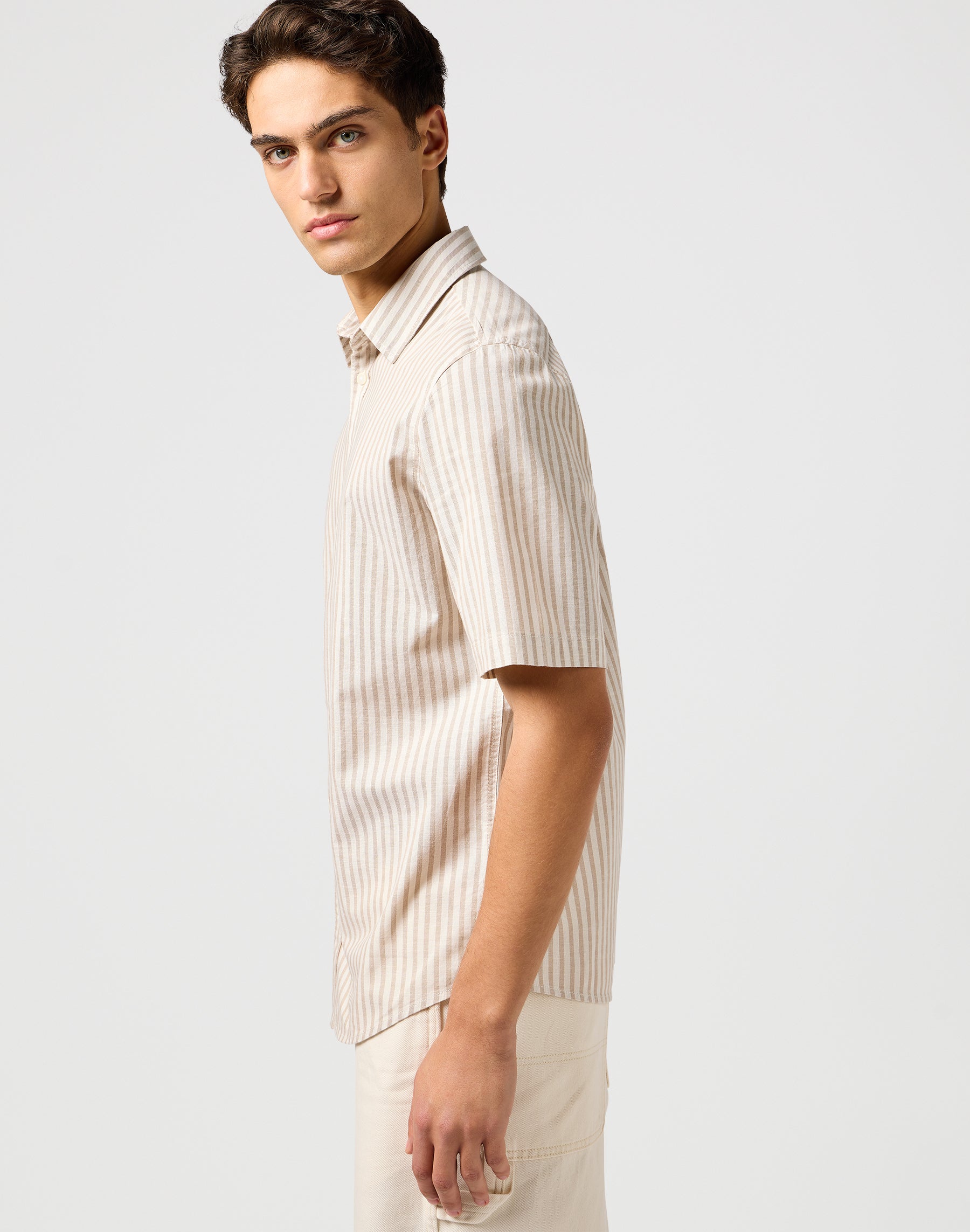 Ss Shirt in Tan Stripe Hemden Wrangler