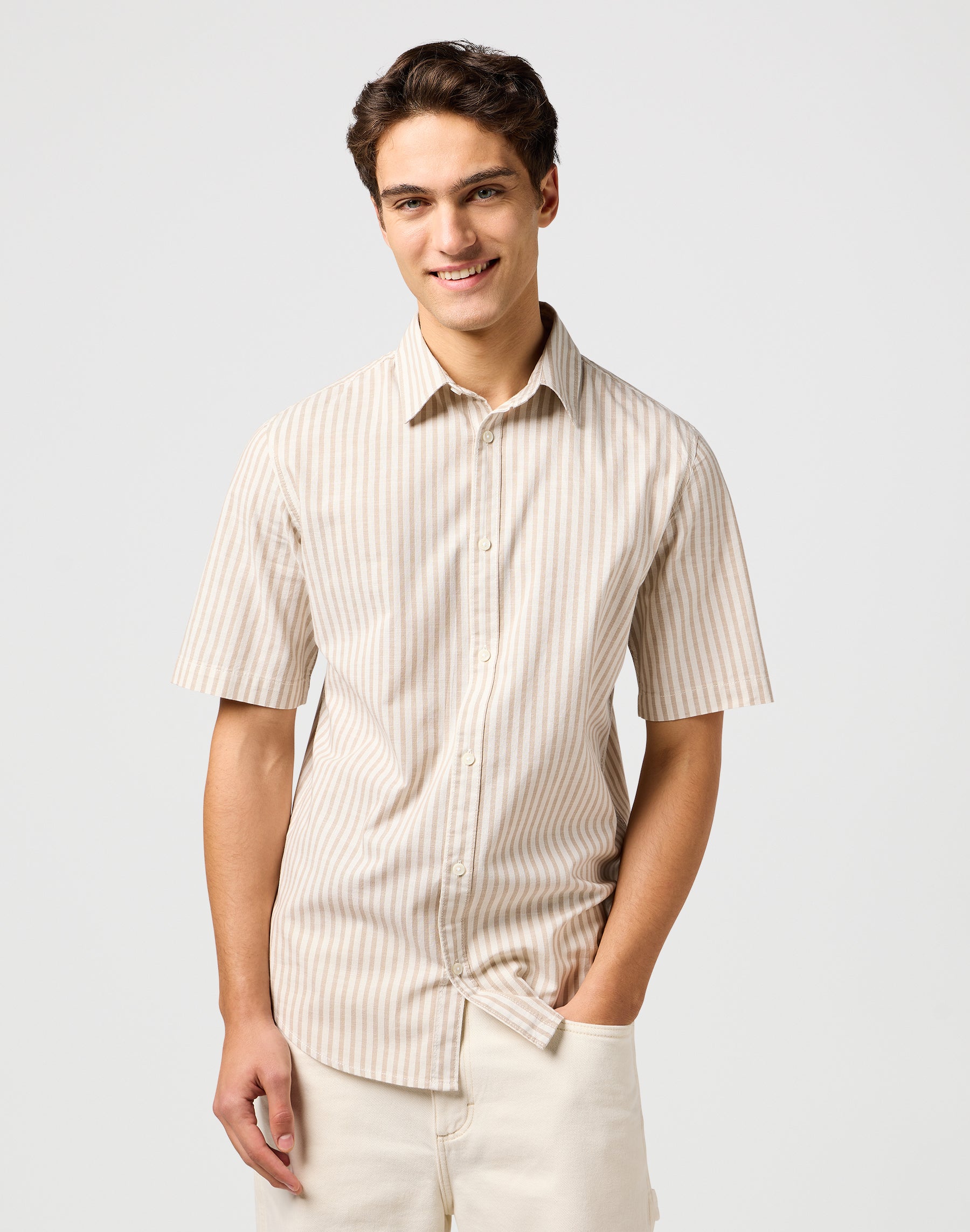 Ss Shirt in Tan Stripe Hemden Wrangler