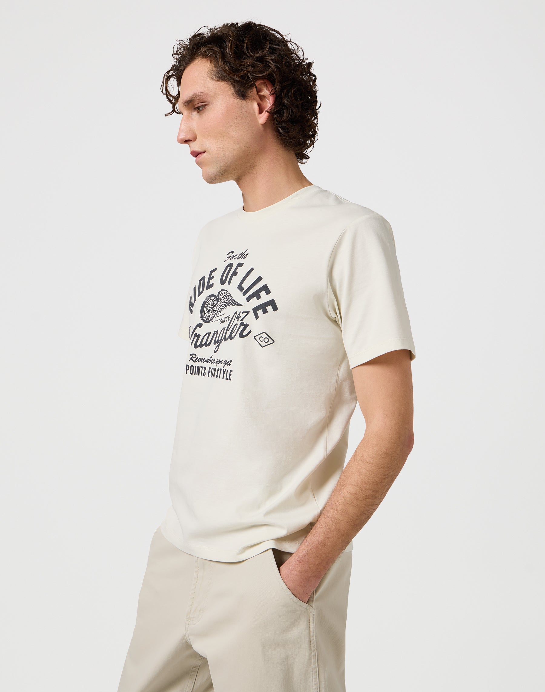 Americana Tee in Vintage White T-Shirts Wrangler