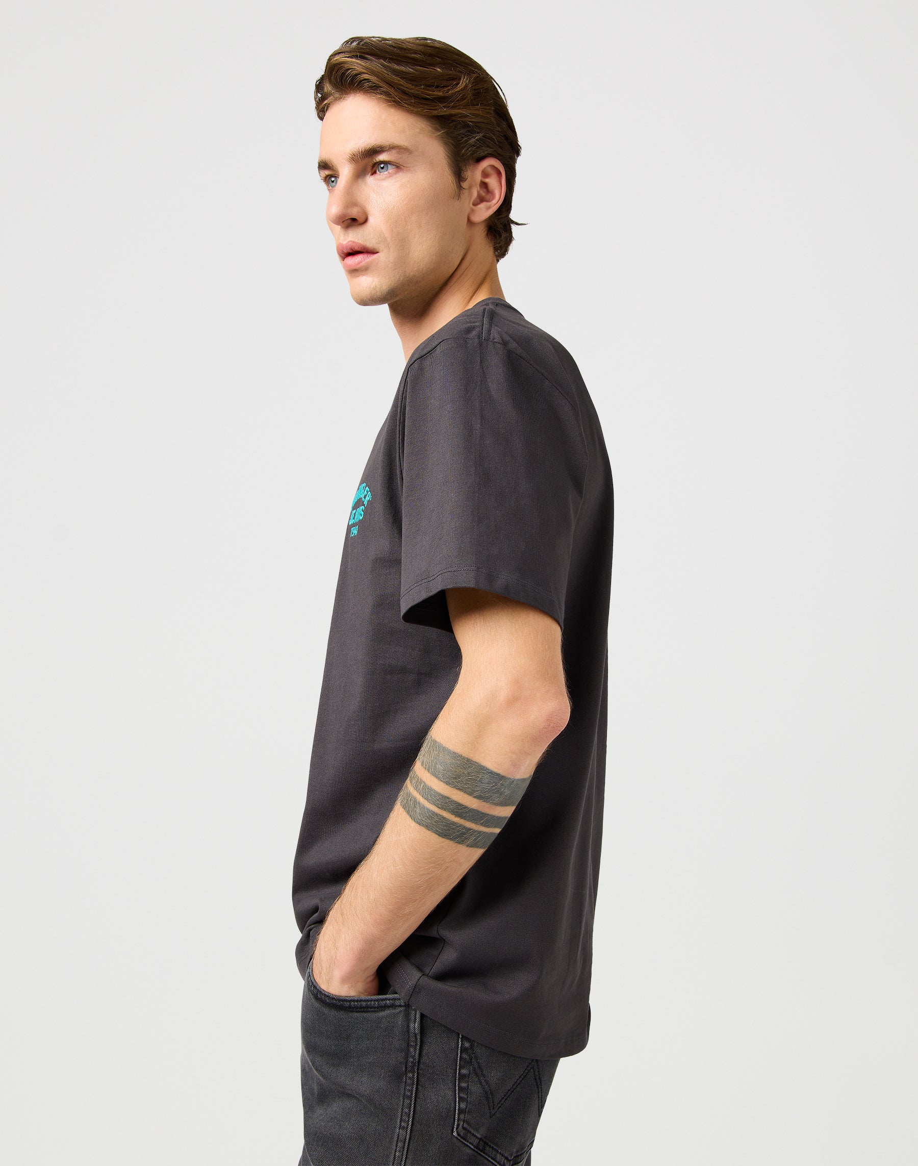 Small Logo Tee in Faded Black T-Shirts Wrangler