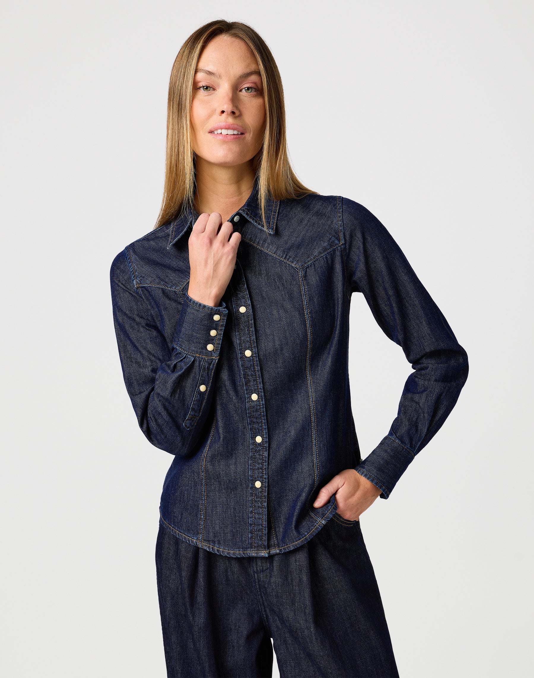 Exag Yoke Shirt in Saddle Hemden Wrangler