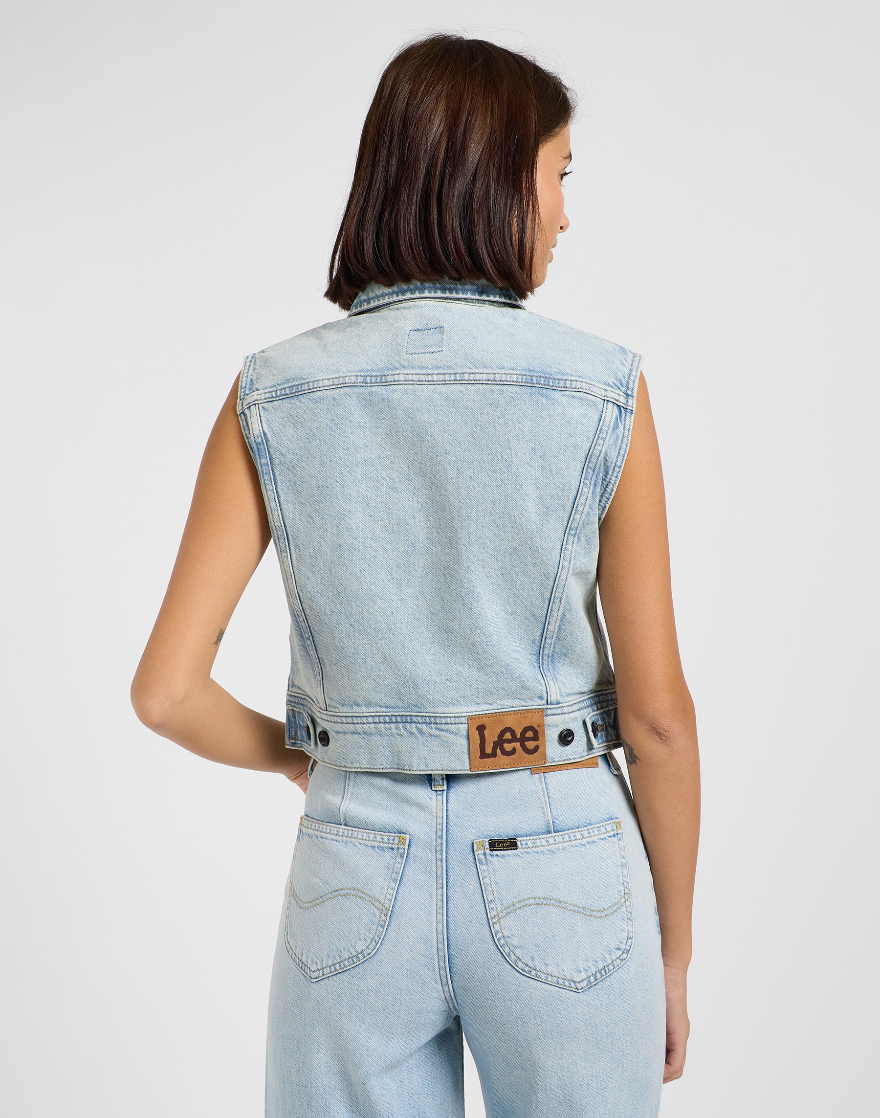 Cropped Rider Vest in Hint Of Rain Jacken Lee