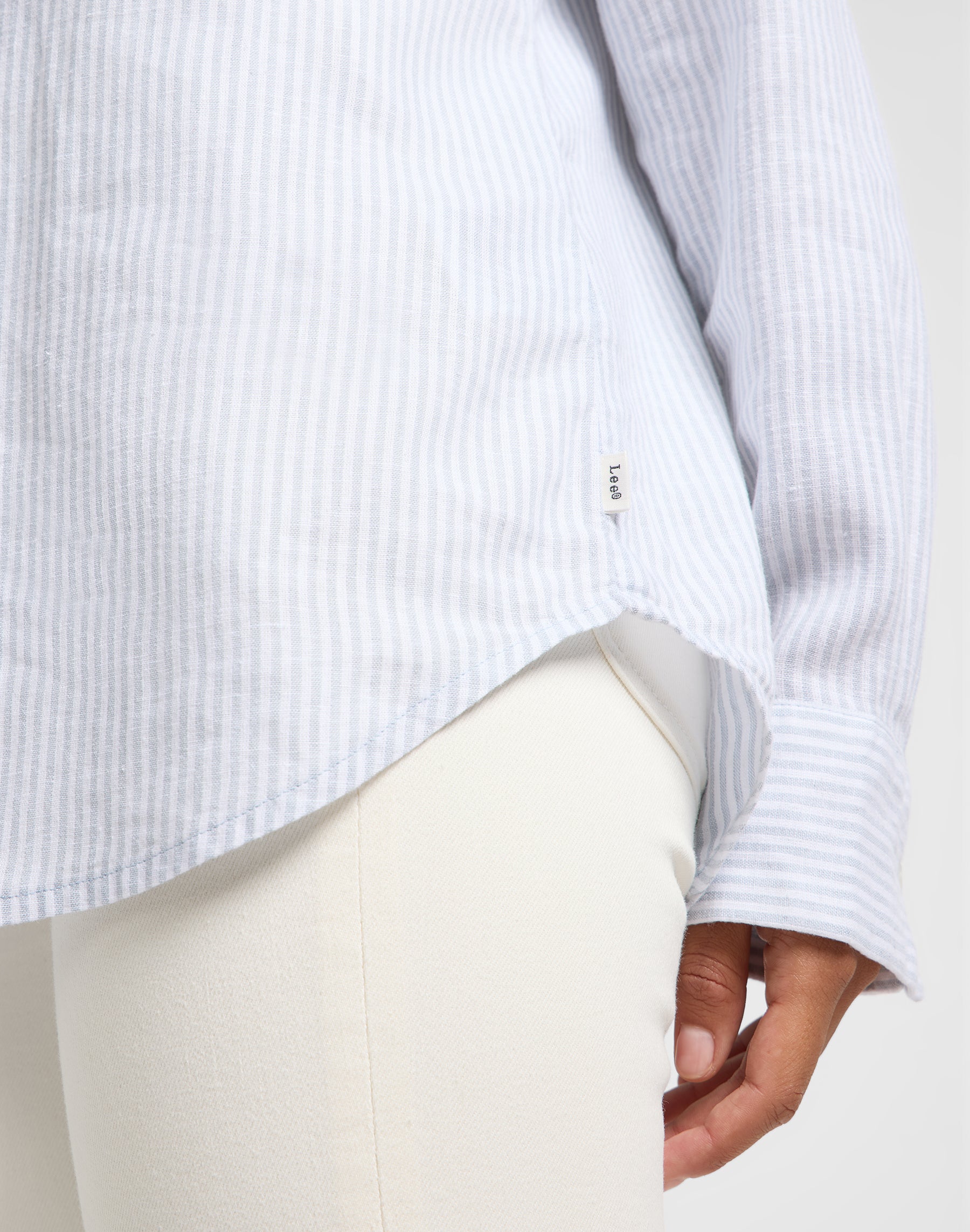 Pocketless Shirt in Concrete Pinstripe Hemden Lee