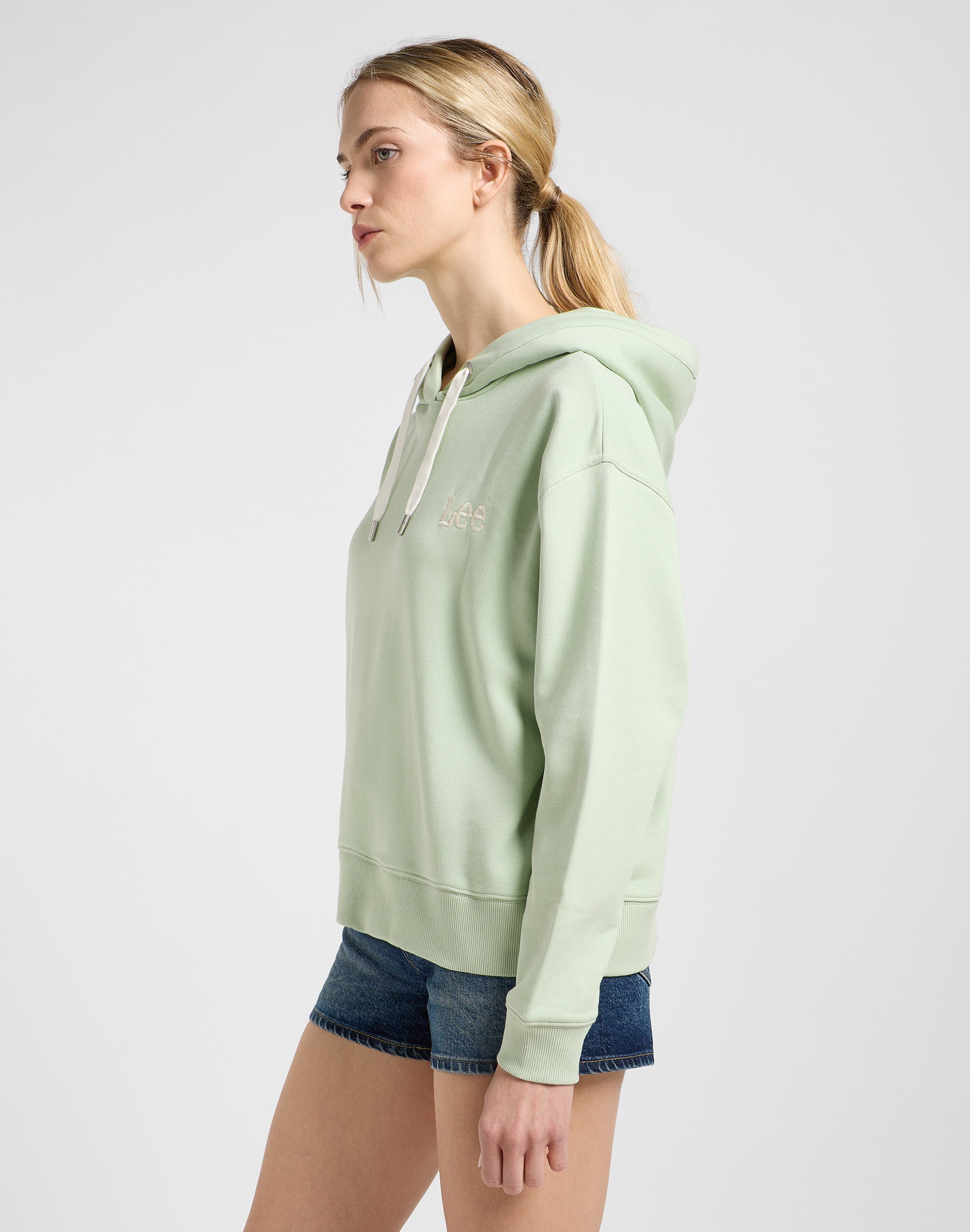 Essential Hoodie in Soft Sage Kapuzenpullover Lee