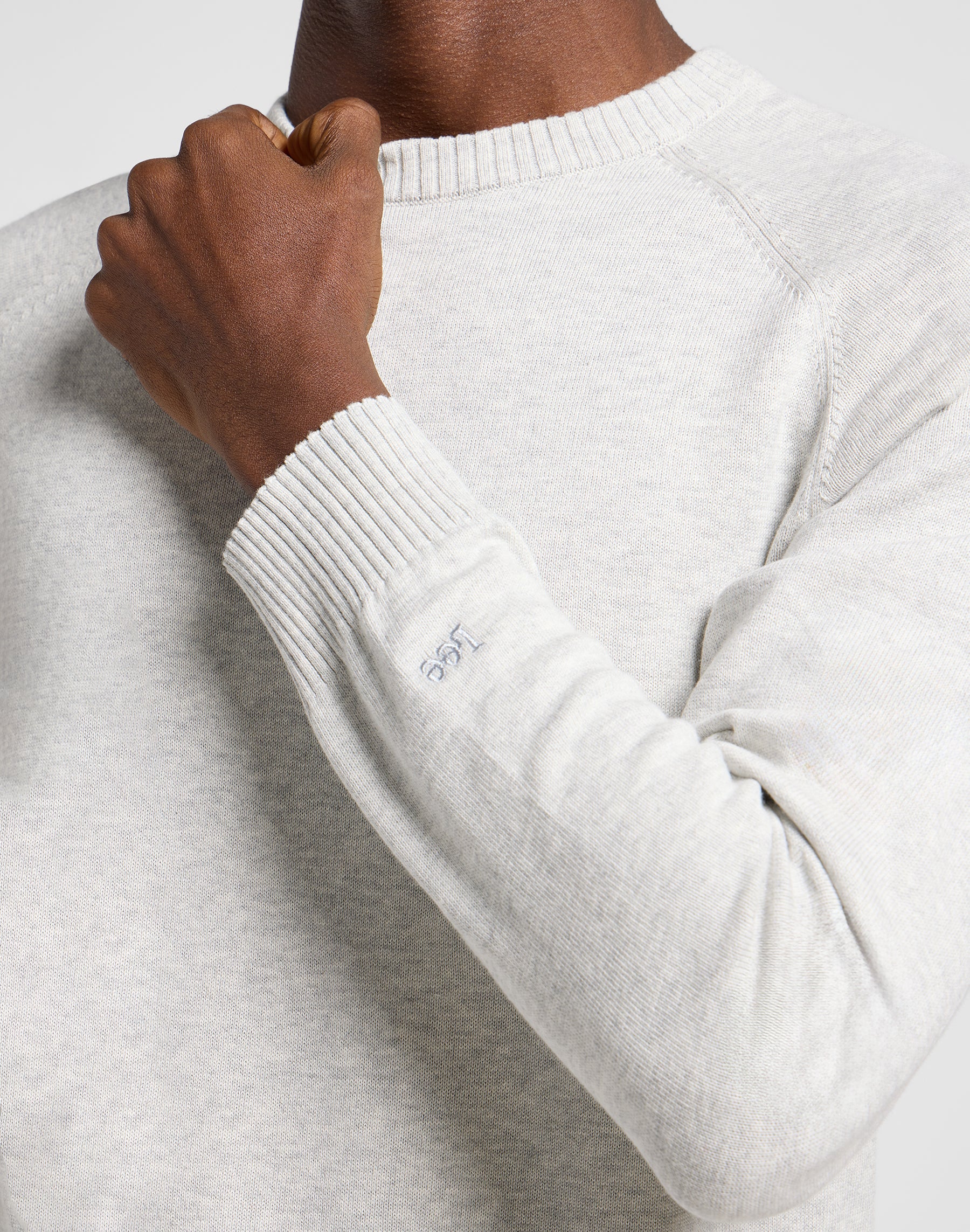 Clean Raglan Sweater in Sharp Grey Mele Pullover Lee