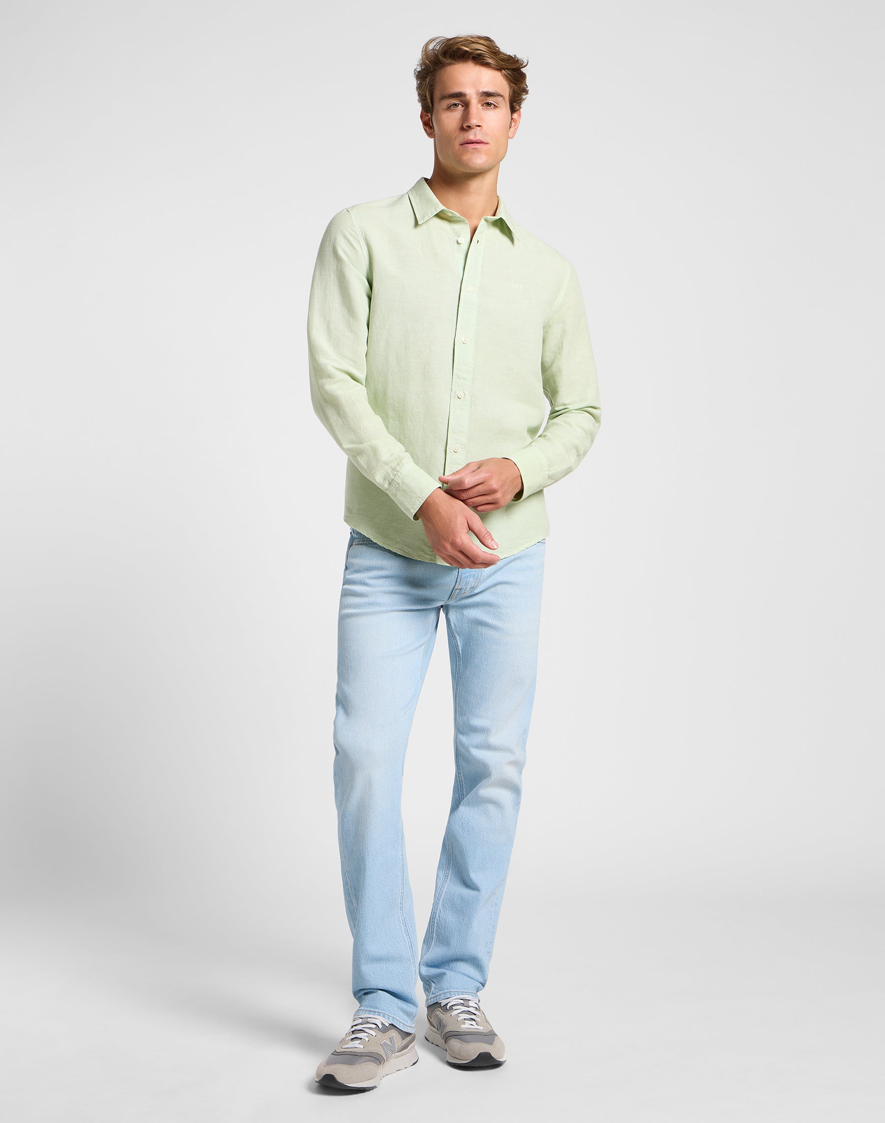 Patch Shirt in Soft Sage Hemden Lee