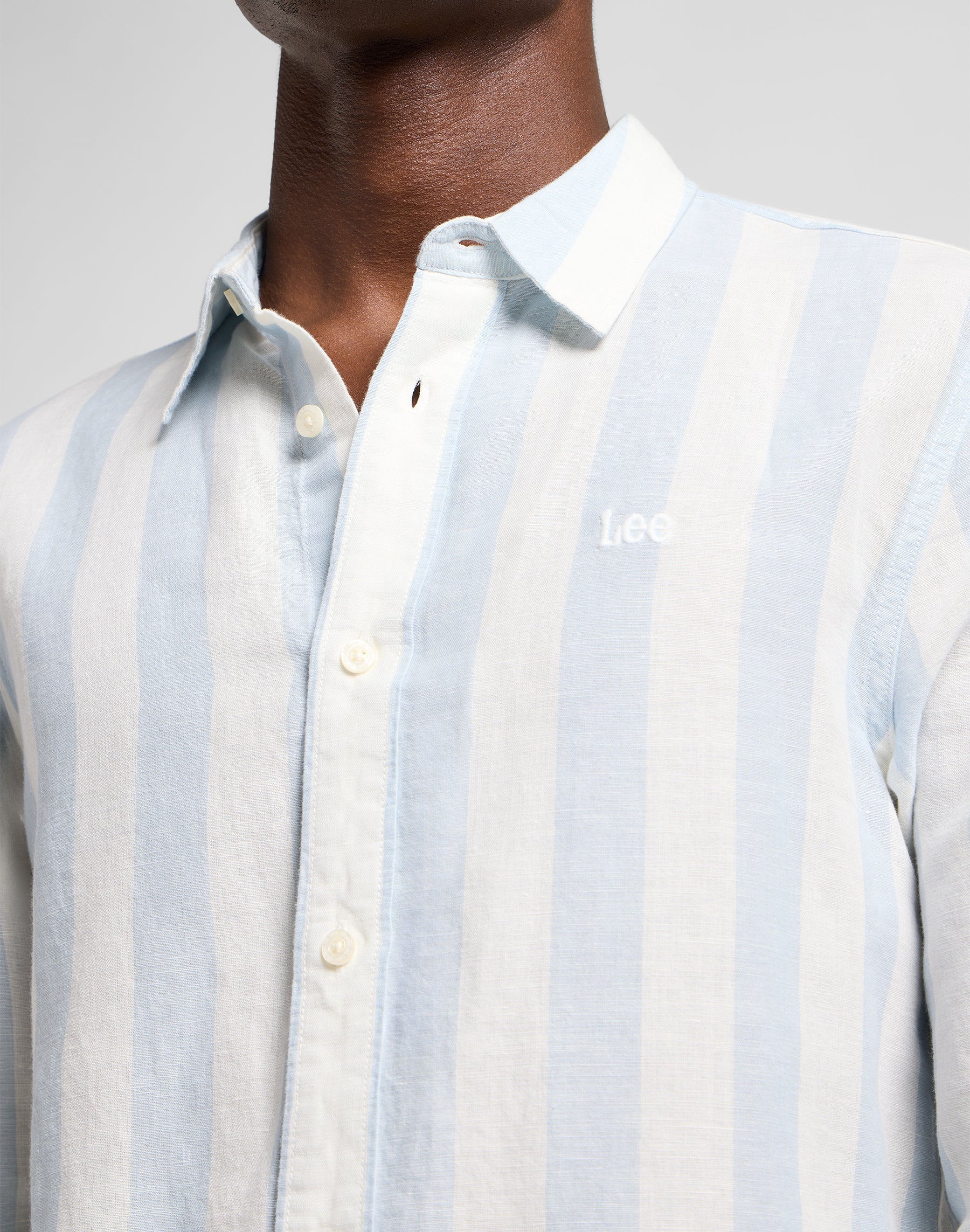 Patch Shirt in Shy Blue Hemden Lee