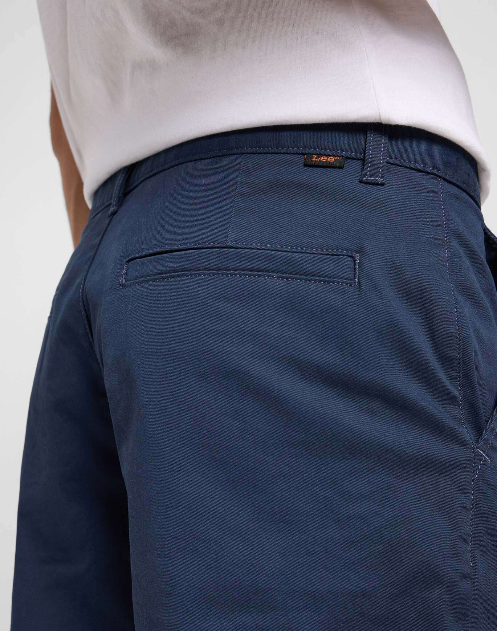 Relaxed Chino Short in Deep Navy Chinoshorts Lee
