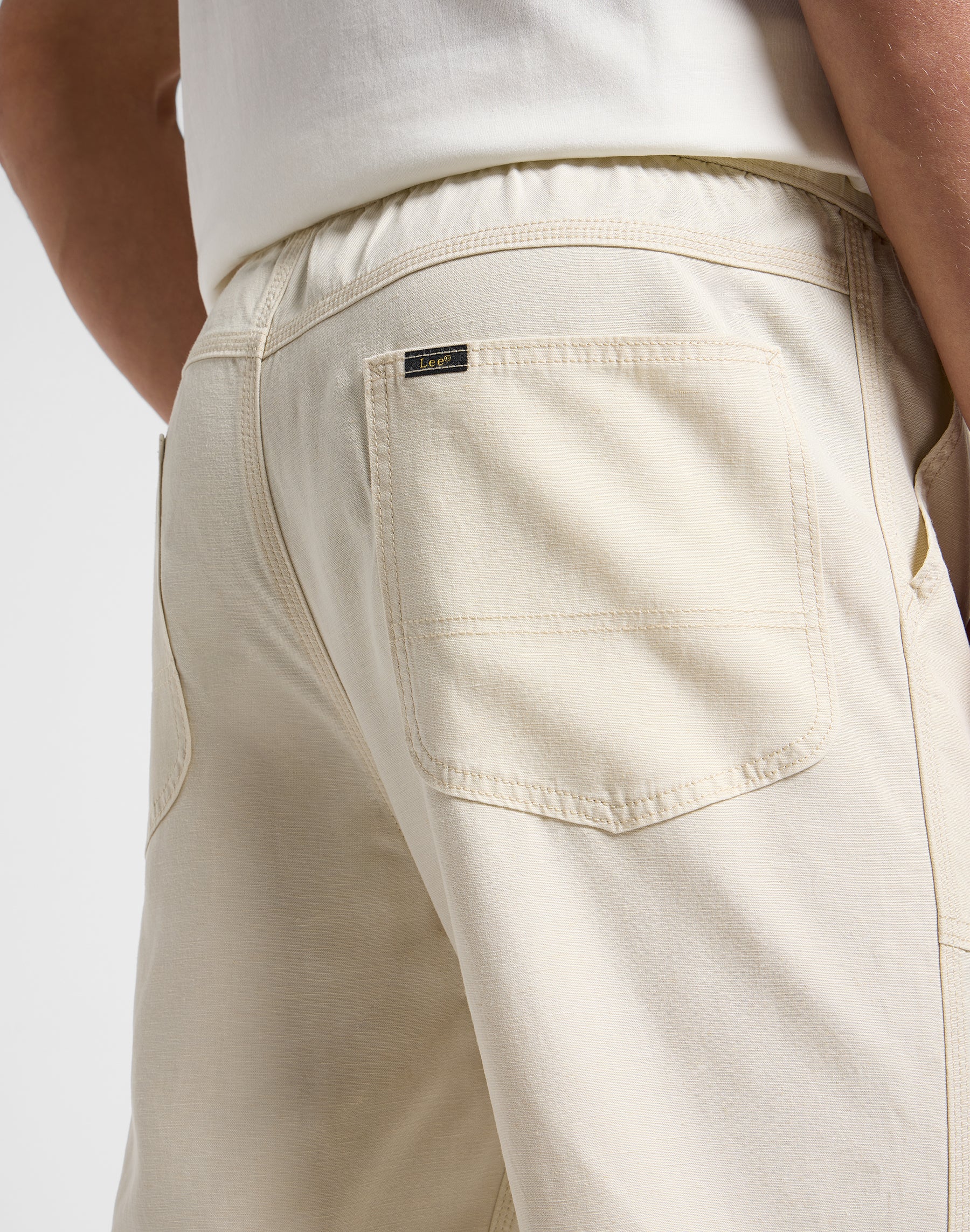 Utility Drawstring Pant in Soy Bean Hosen Lee