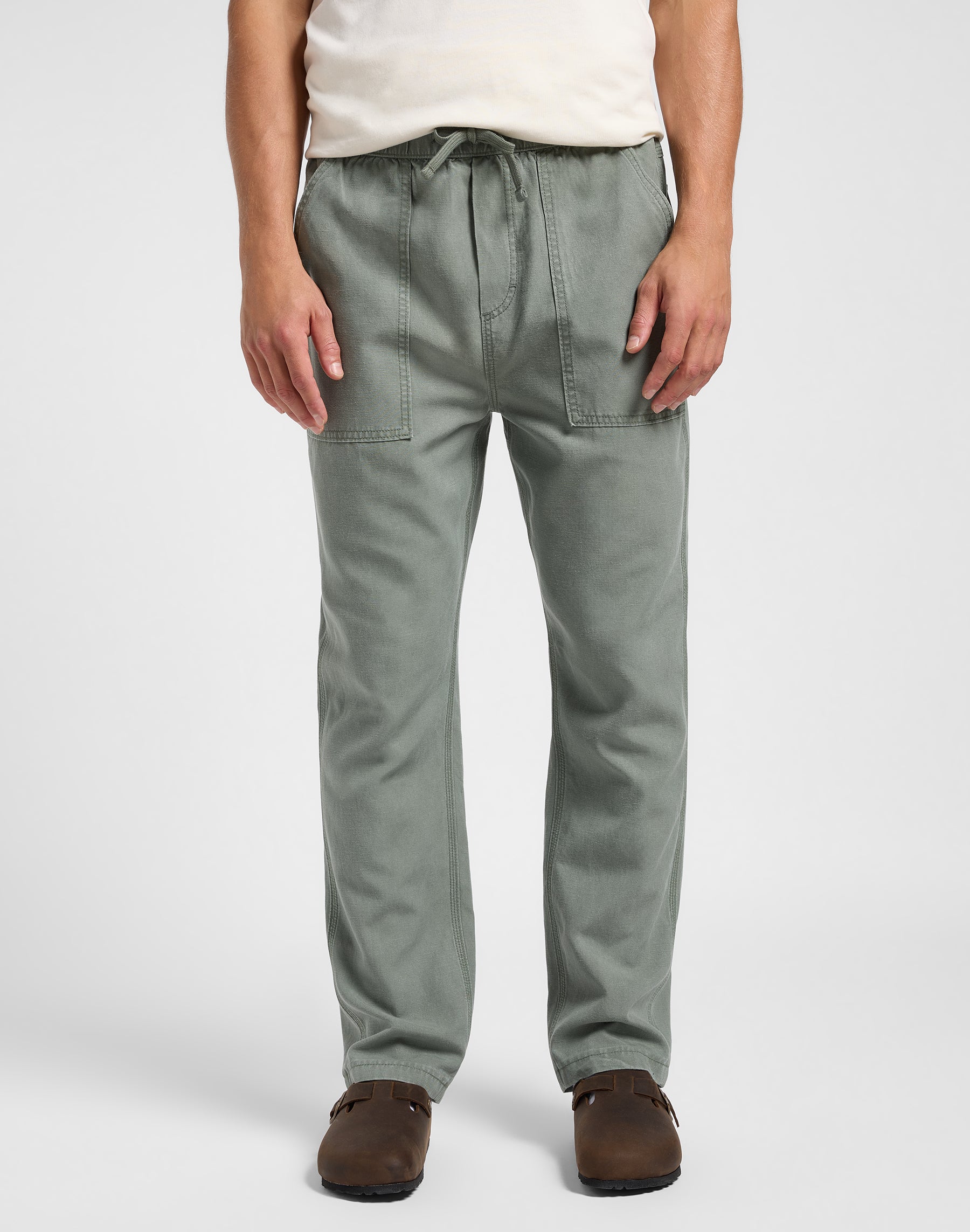 Utility Drawstring Pant in Olive Grove Hosen Lee