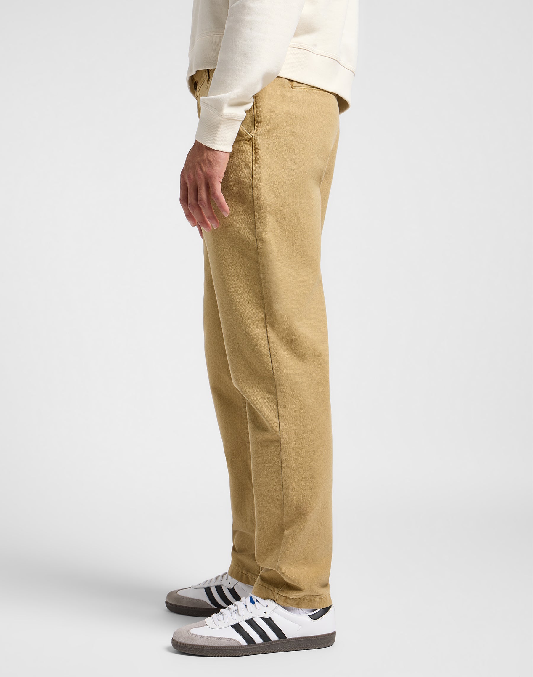 Relaxed Workwear Chino in Oscar Khaki Hosen Lee