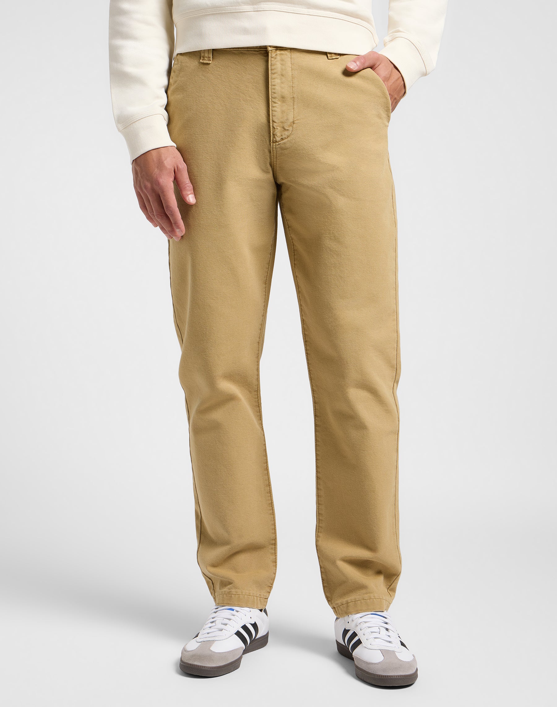 Relaxed Workwear Chino in Oscar Khaki Hosen Lee