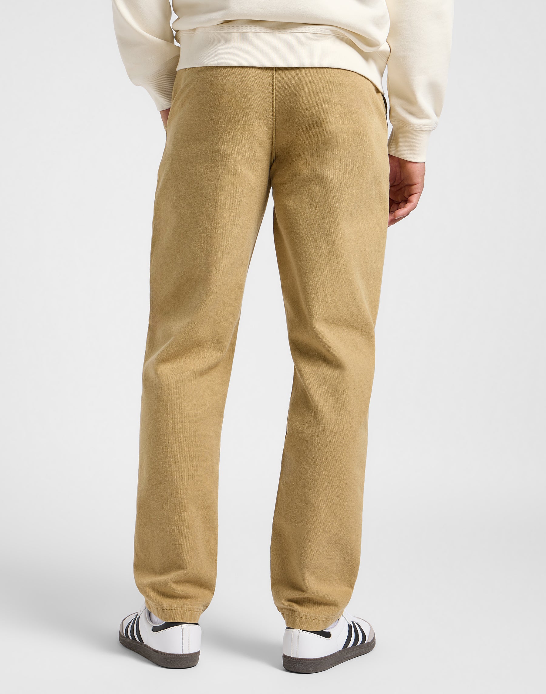 Relaxed Workwear Chino in Oscar Khaki Hosen Lee