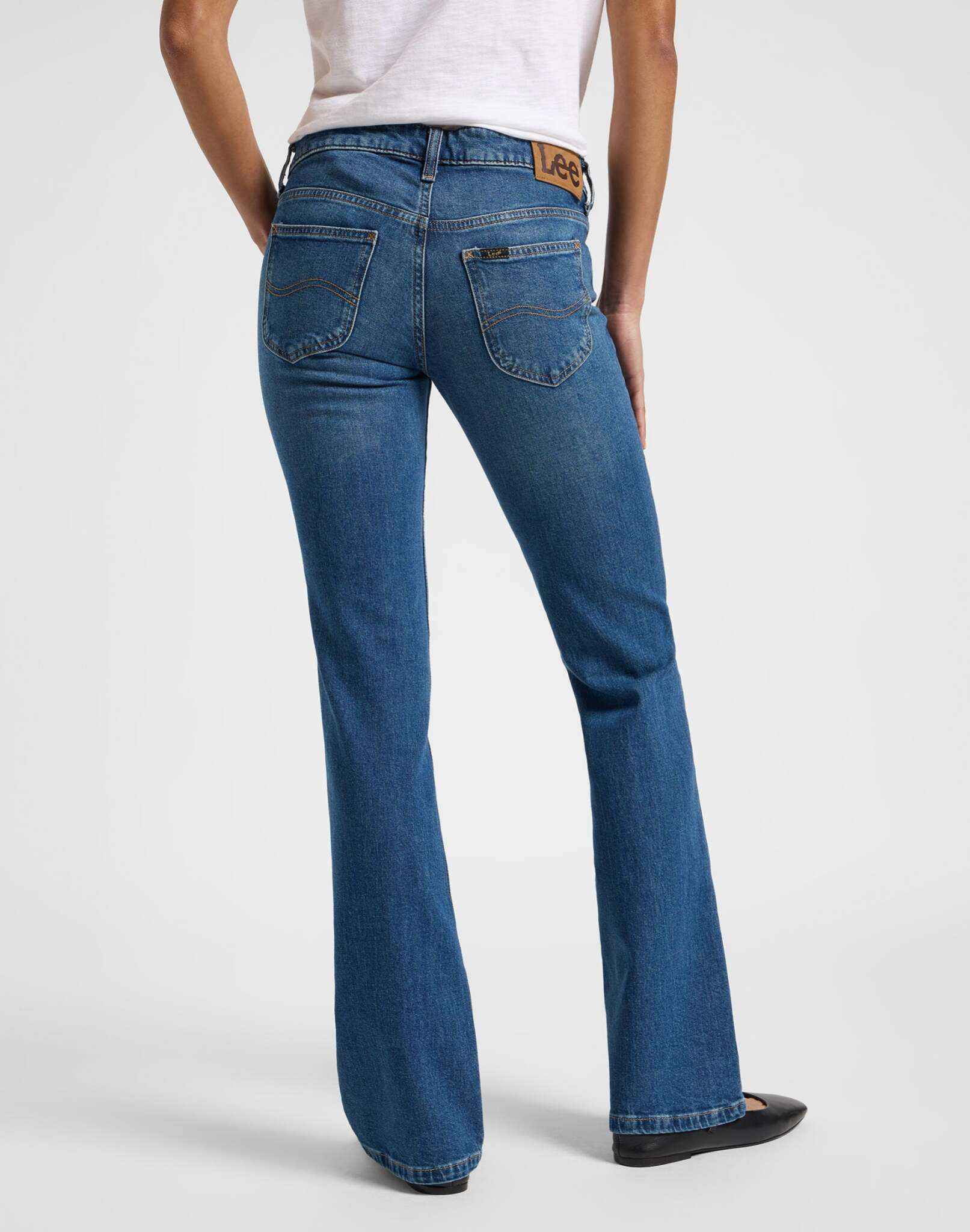 Jessica in Higher Climb Jeans Lee