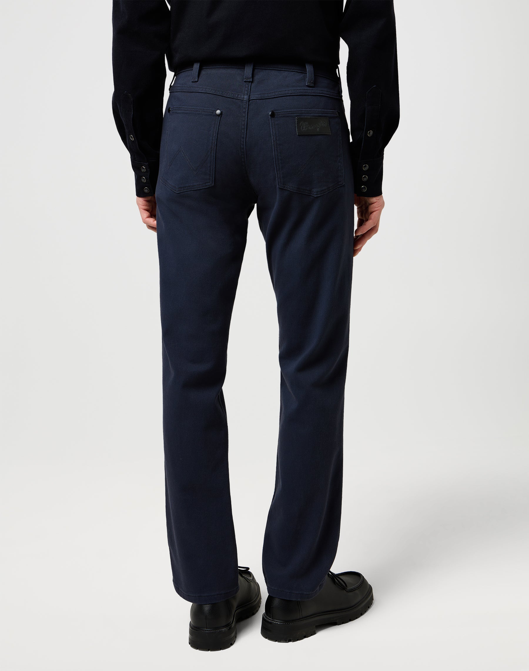 Greensboro in Dark Navy Hosen Wrangler