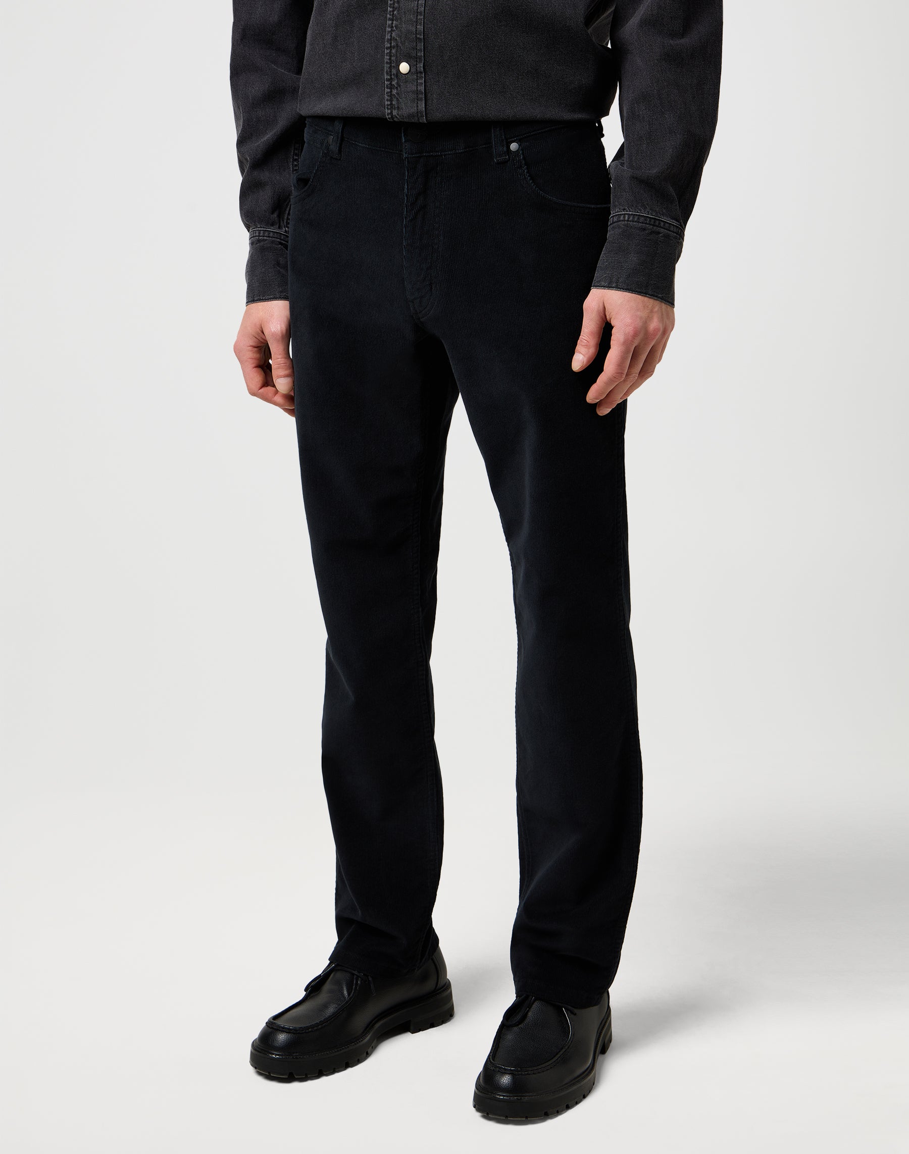 Greensboro in Black Hosen Wrangler