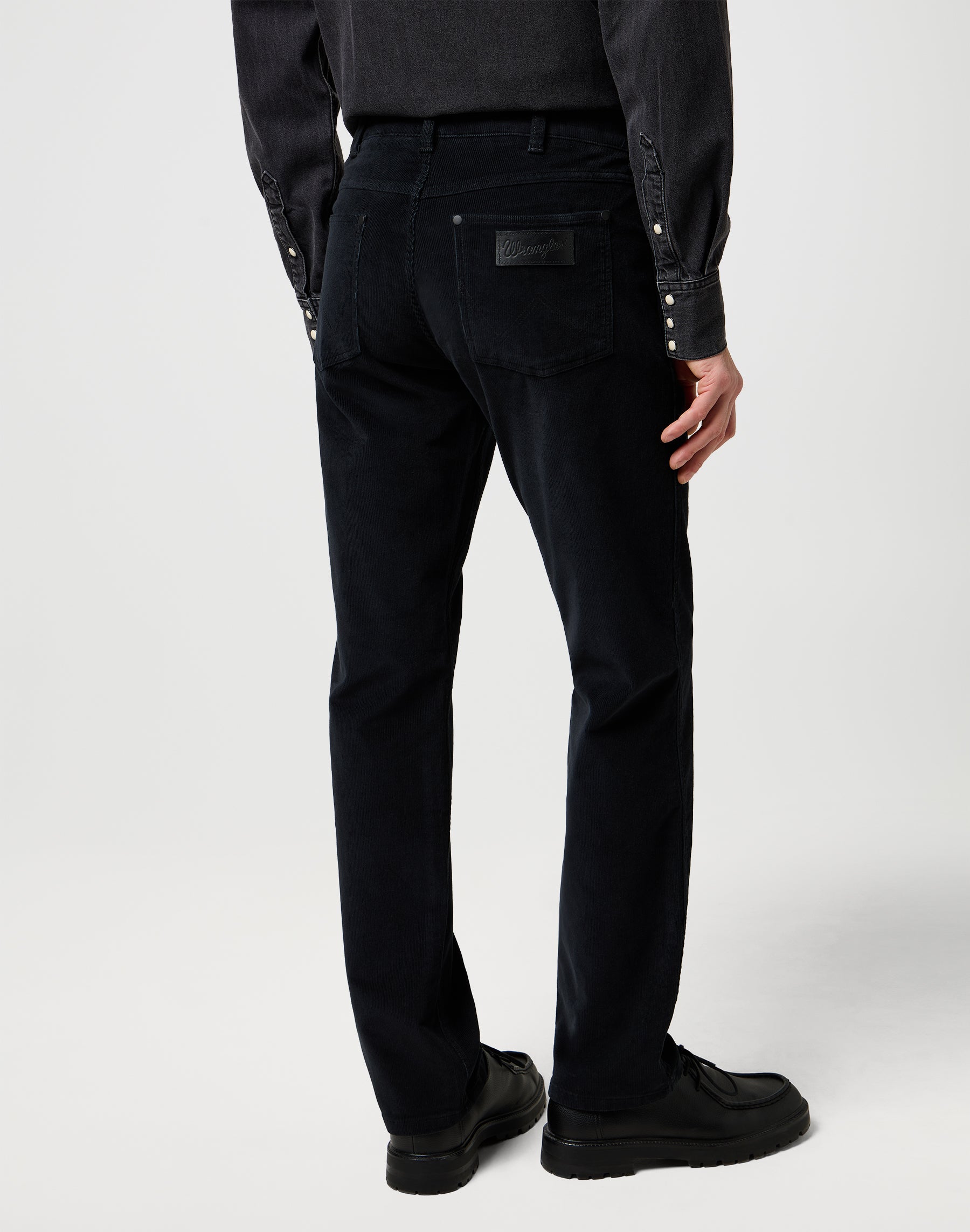 Greensboro in Black Hosen Wrangler