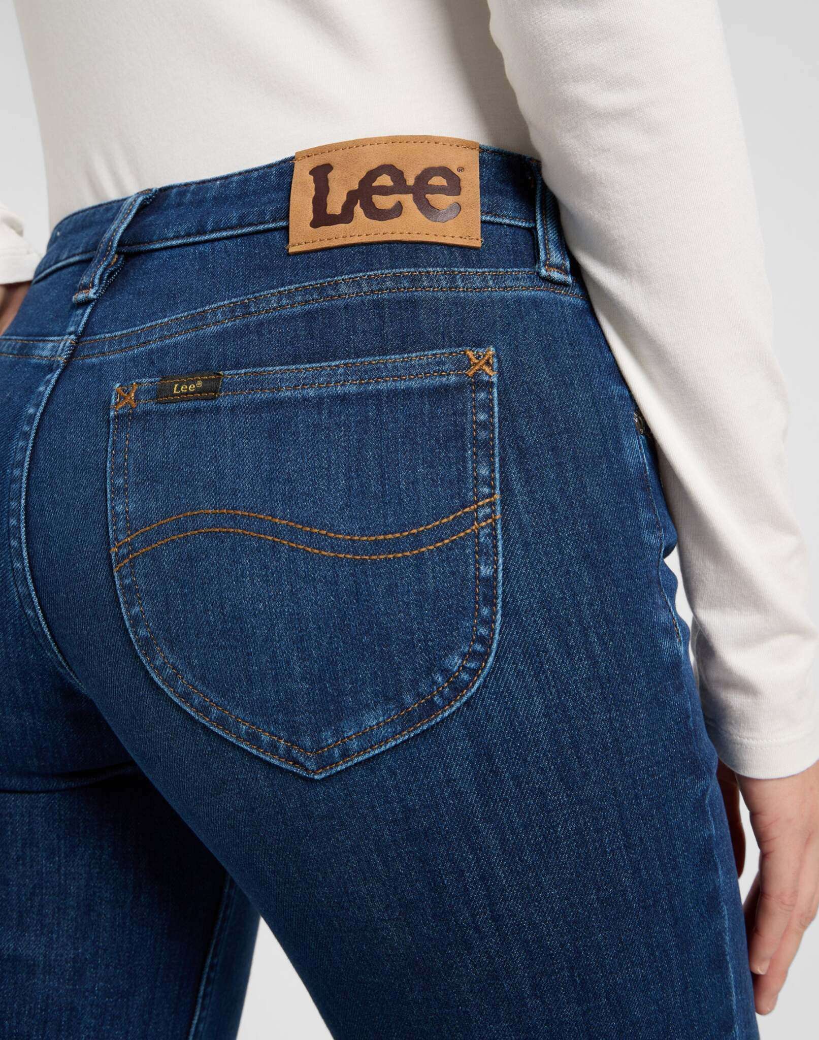 Zoe in No Foul Jeans Lee