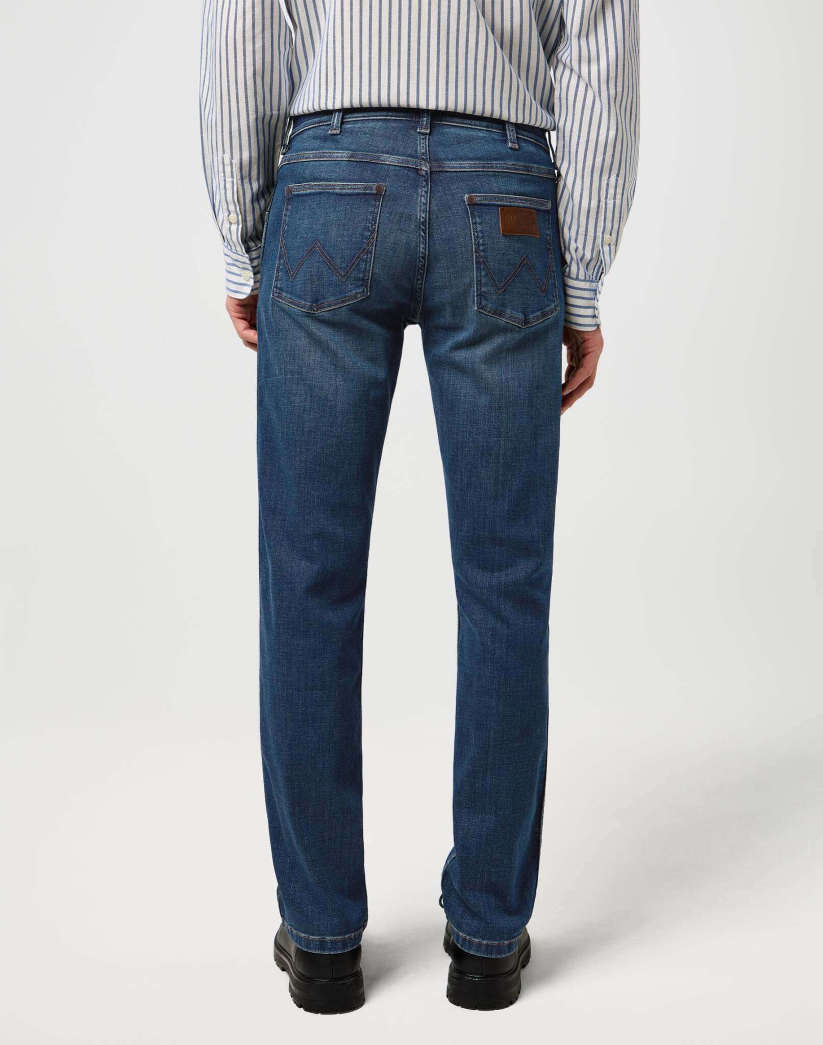 Greensboro in Marine Tint Jeans Wrangler