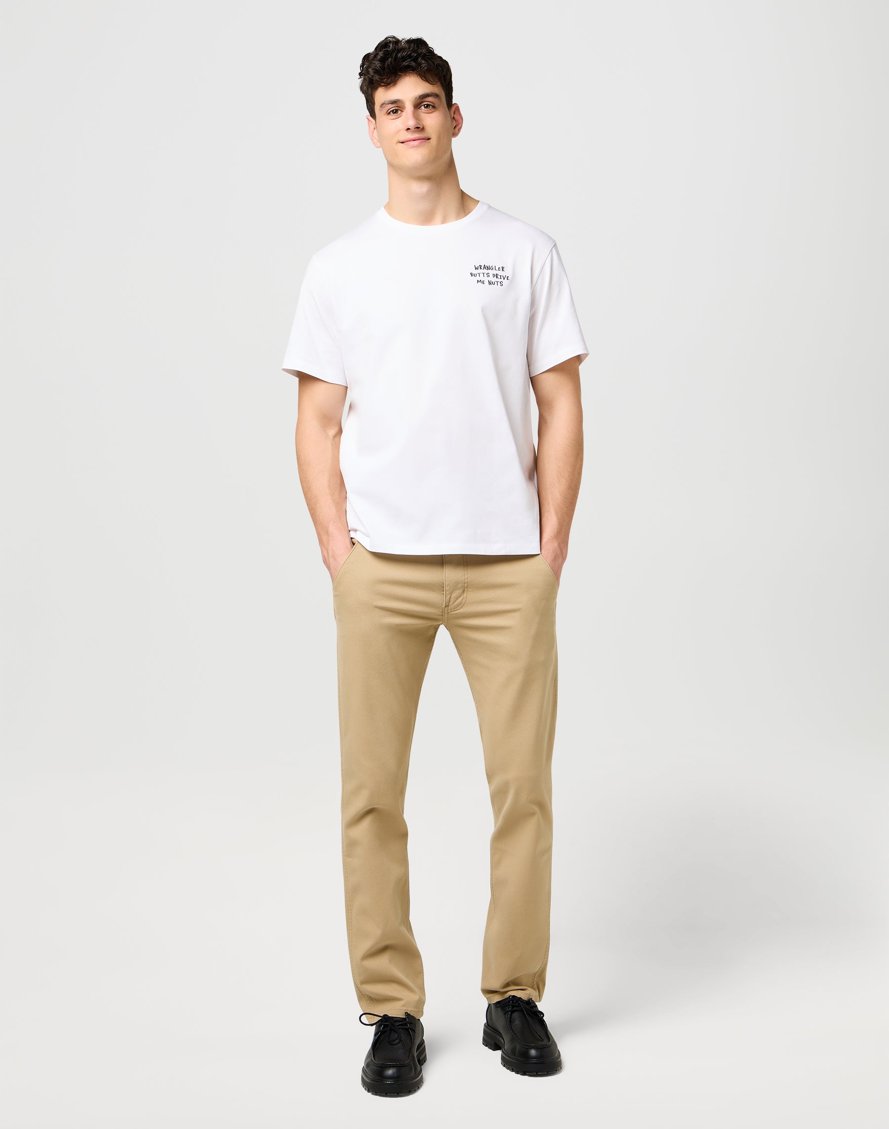 Regular Chino in Cornstalk Hosen Wrangler