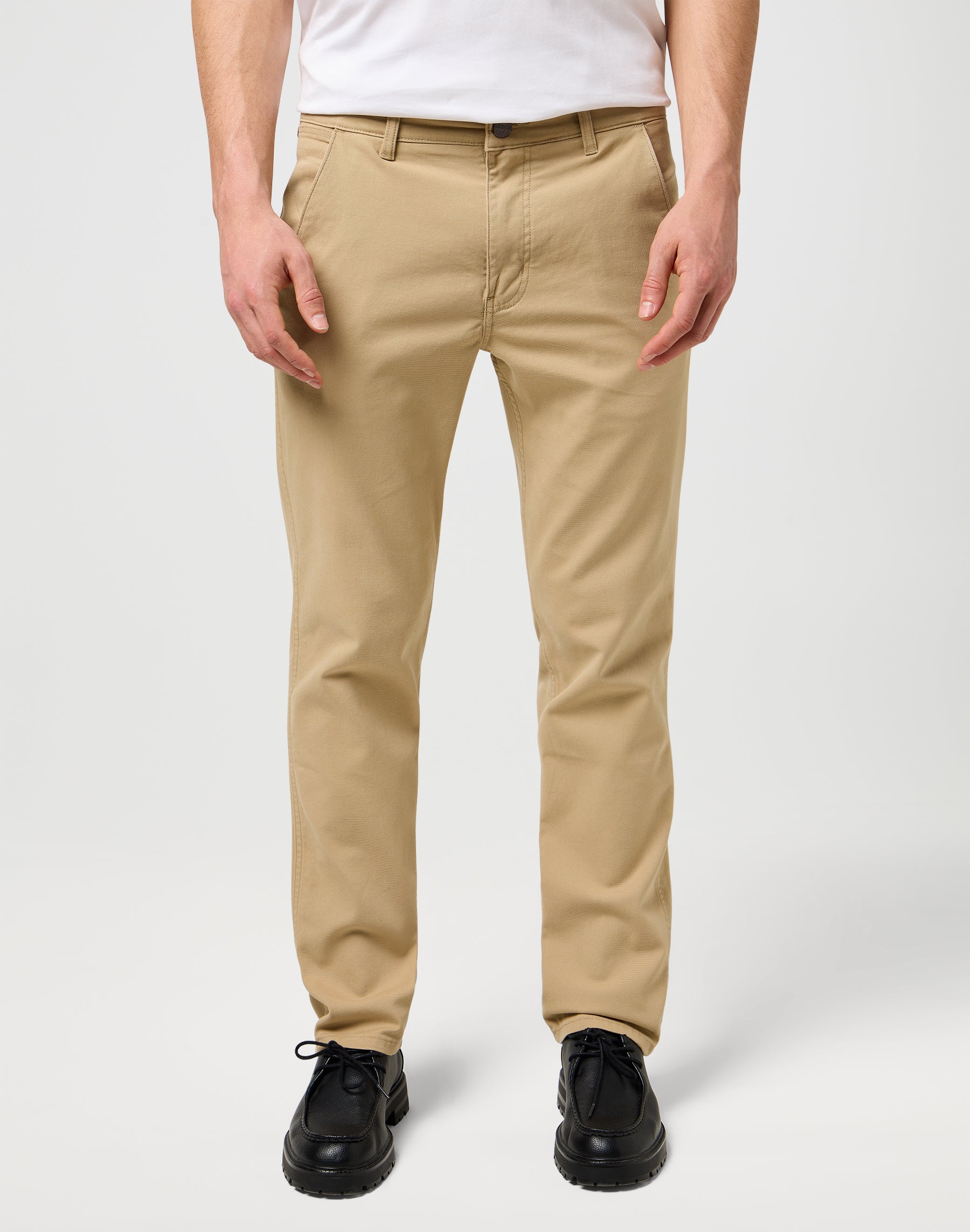 Regular Chino in Cornstalk Hosen Wrangler