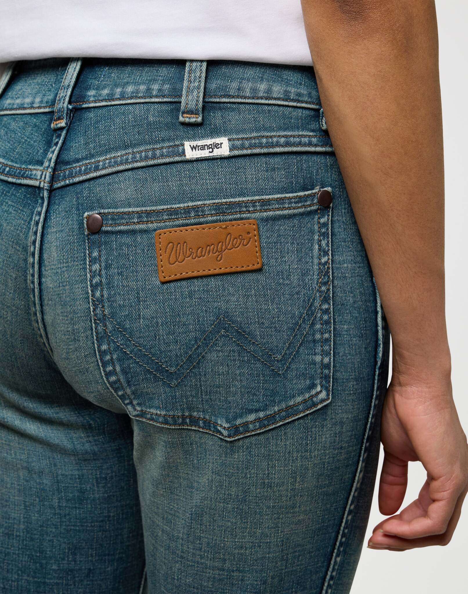 Low Rise Bold Boot in Summit Shade Jeans Wrangler