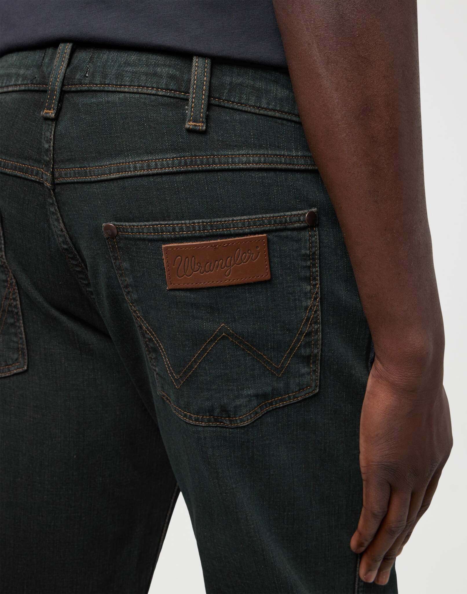 Loose Boot in Nightfall Jeans Wrangler