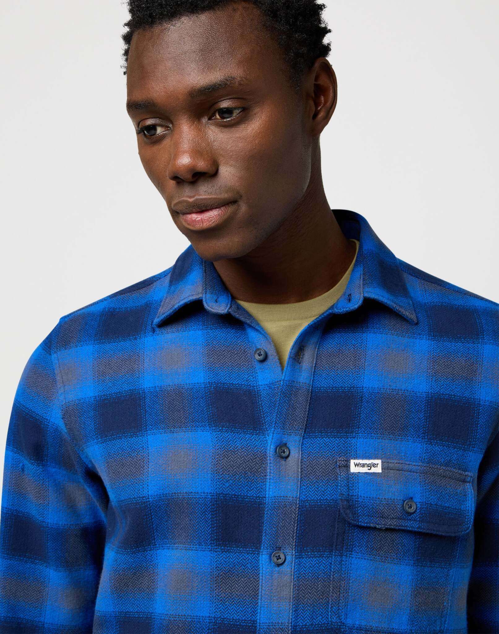 1 Pkt Indigo Shirt in Icy Indigo Hemden Wrangler