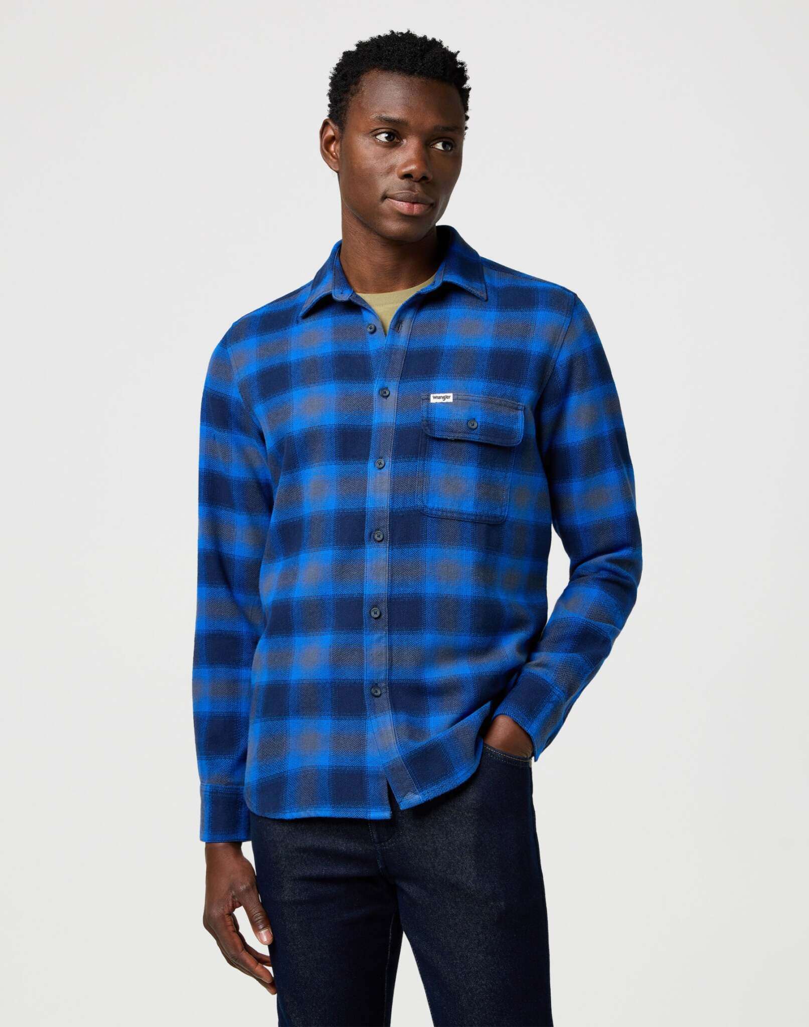 1 Pkt Indigo Shirt in Icy Indigo Hemden Wrangler