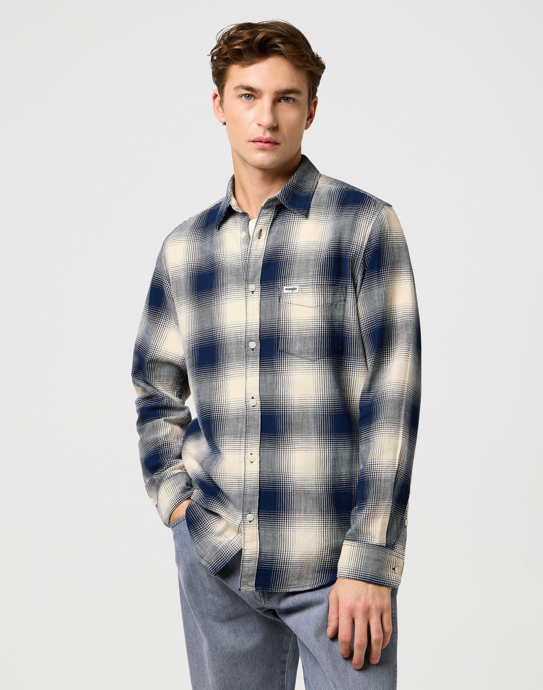 1 Pkt Indigo Shirt in Dusty Blue Hemden Wrangler