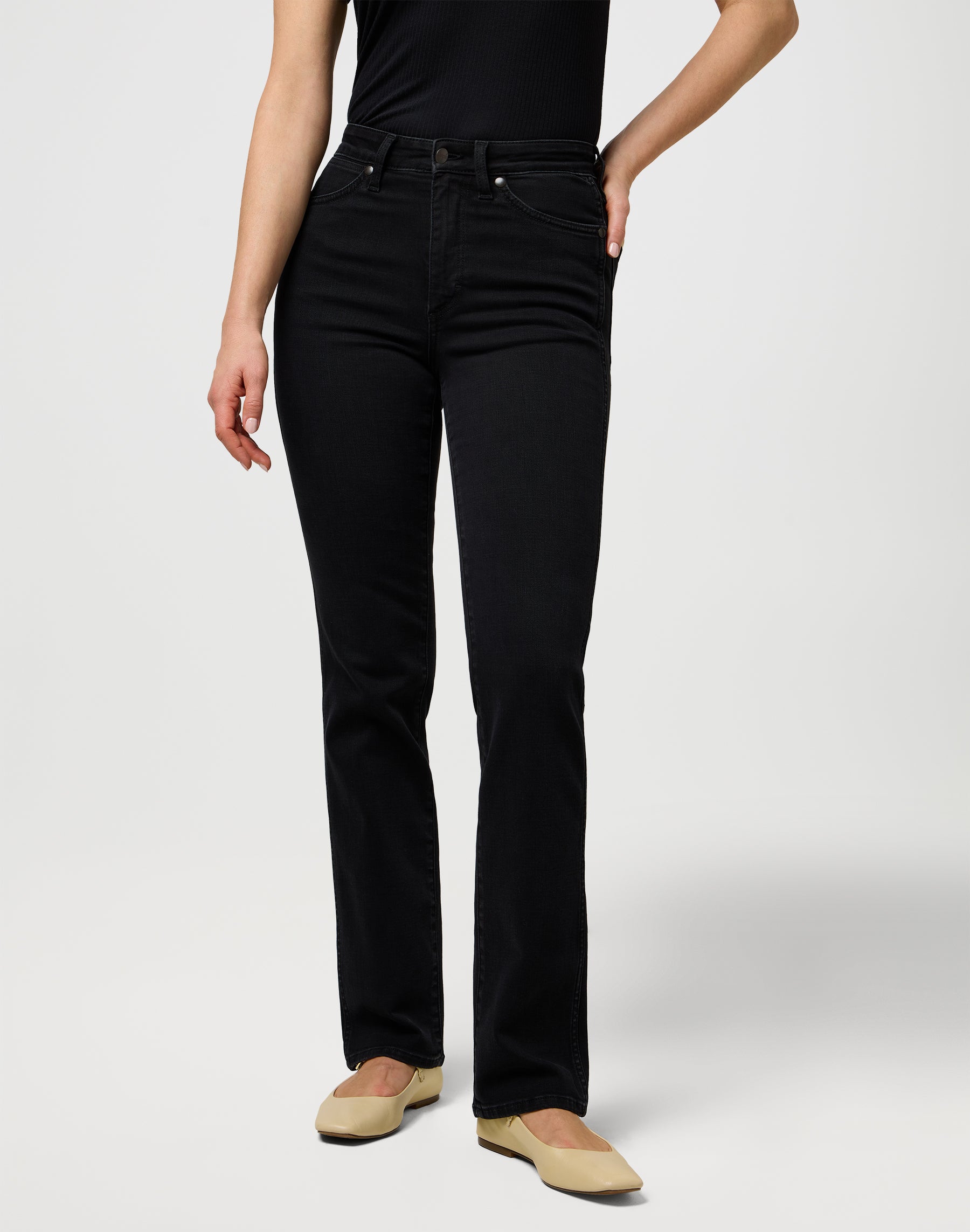 Straight in Nebula Black Jeans Wrangler