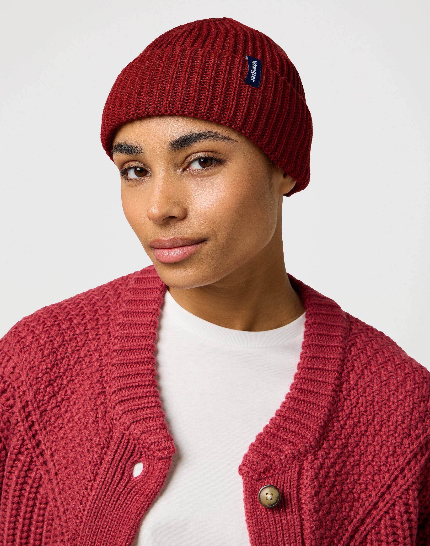 Sign Off Beanie in Fired Brick Mützen Wrangler