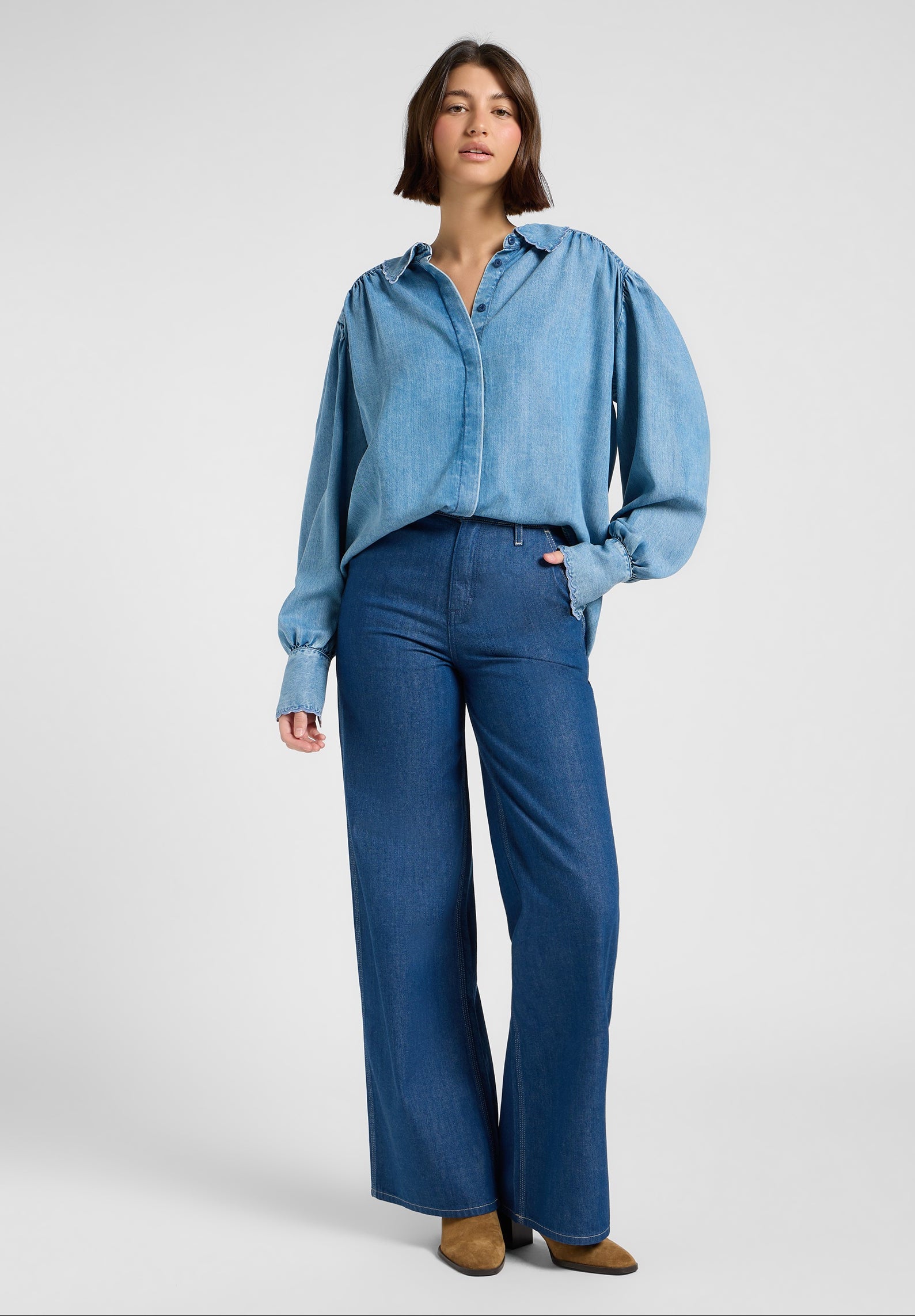 Statement Collar Shirt in Indigo Rum Hemden Lee