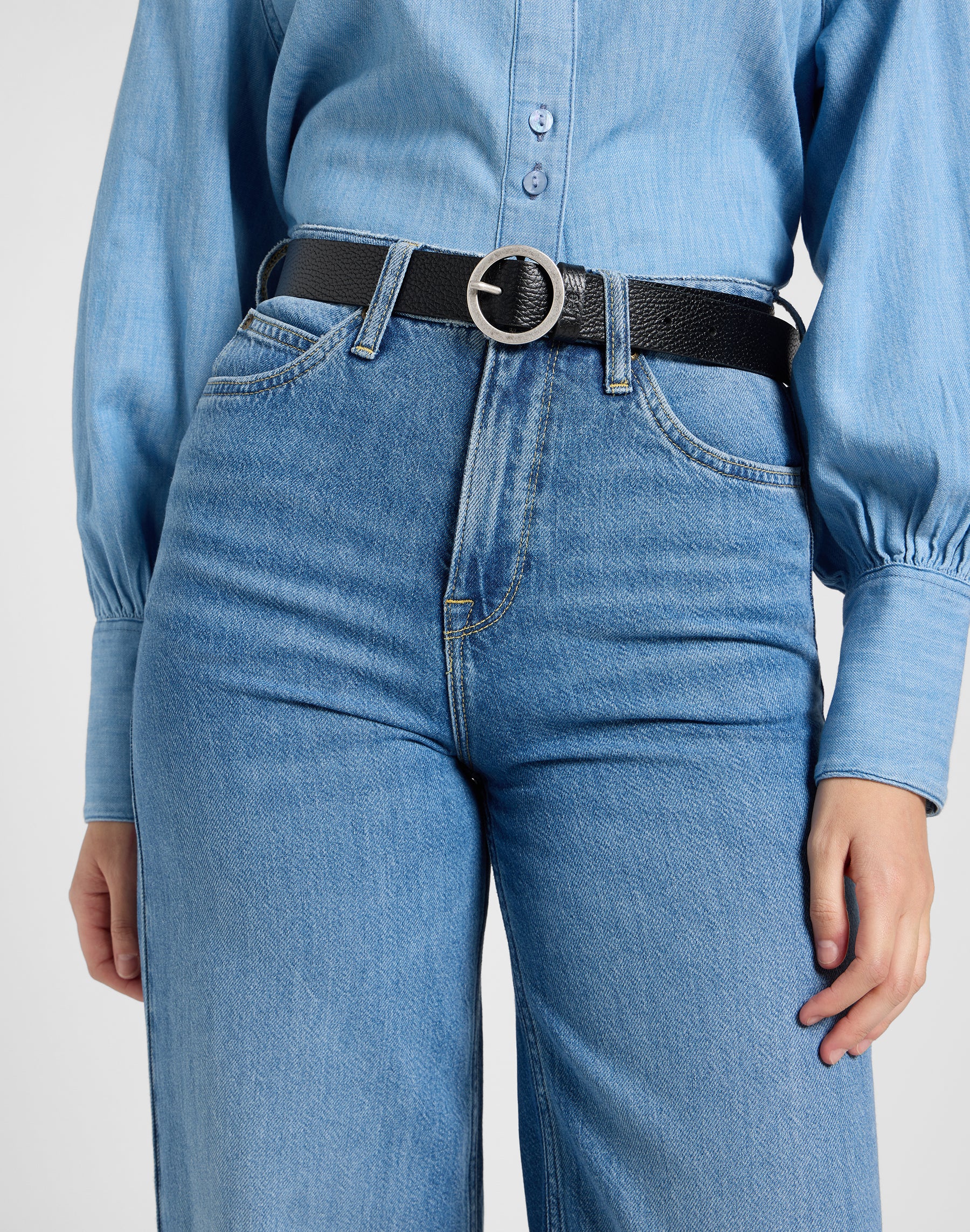 Round Buckle Belt in Black Gürtel Lee