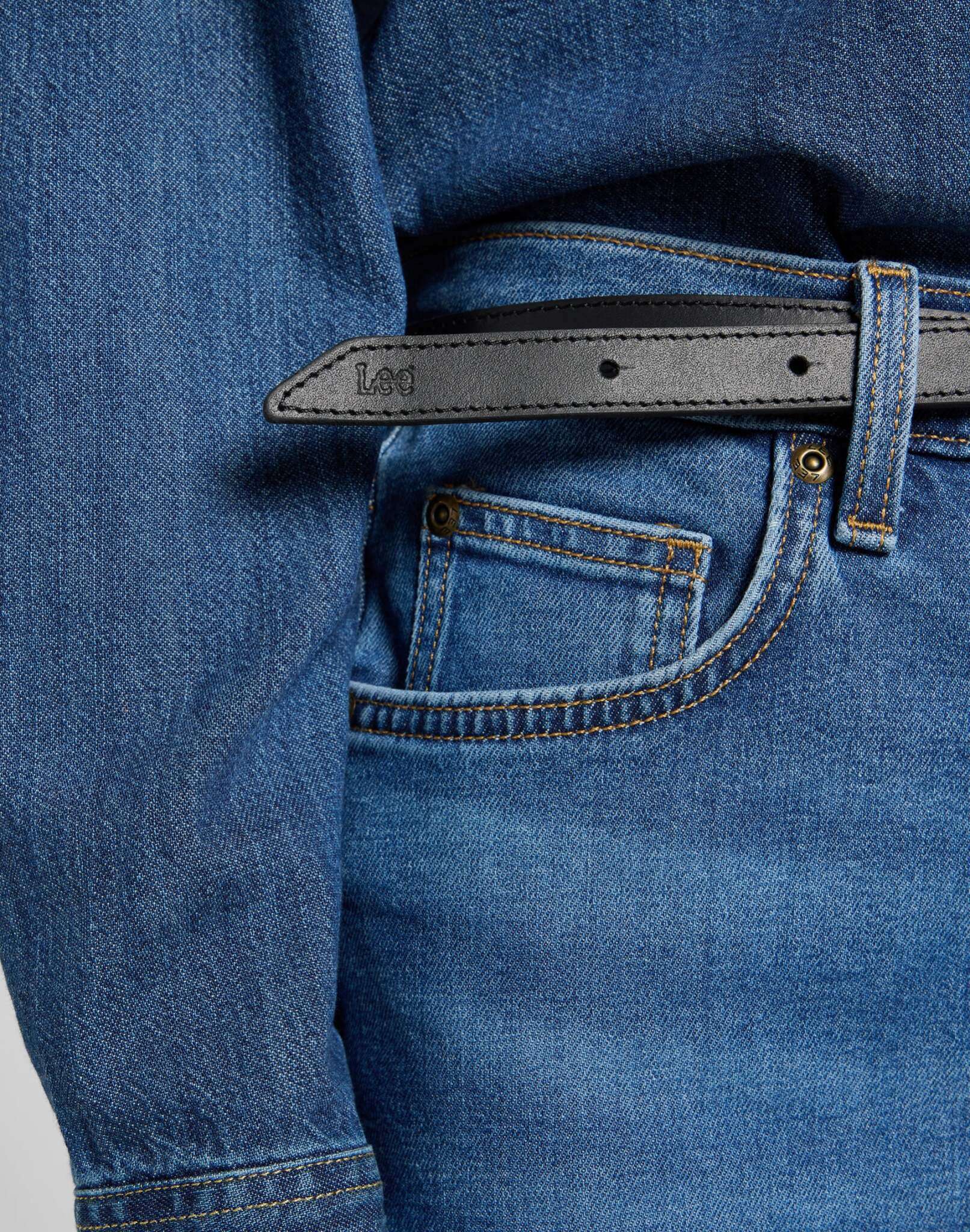 Loop Belt in Black Gürtel Lee