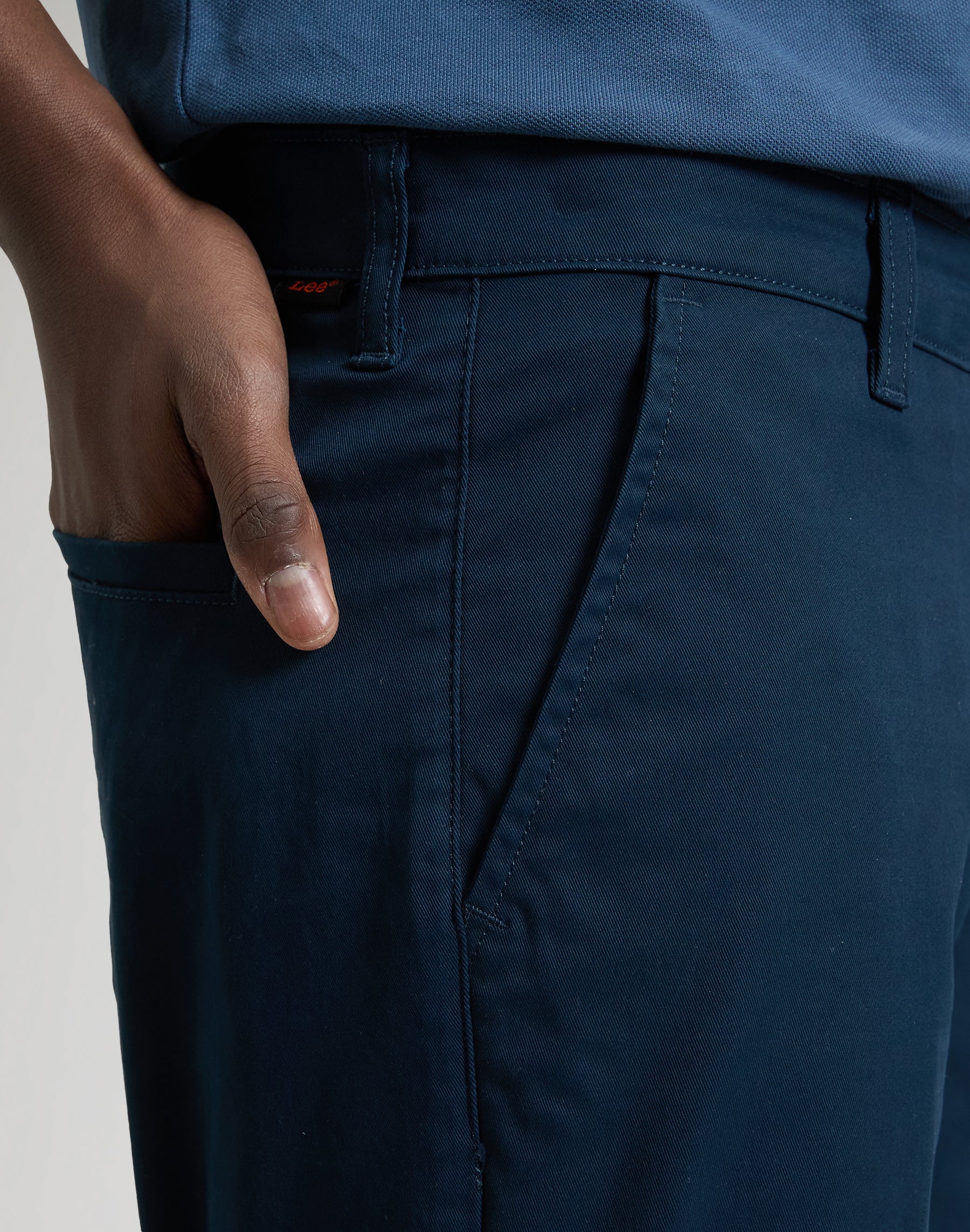 Regular Chino Short in Rivet Navy Shorts Lee