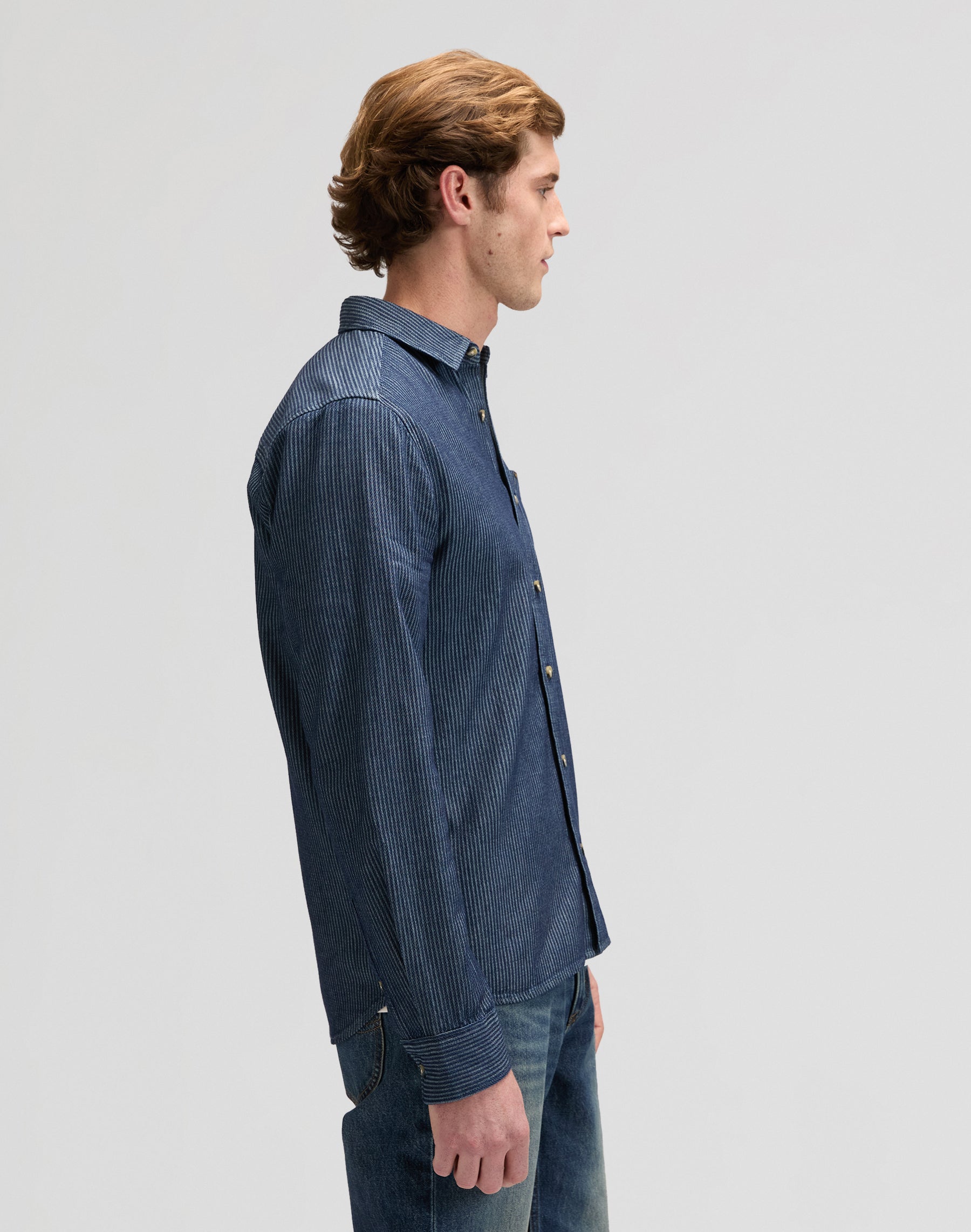 Leesure Shirt in Indigo Railroad Texture Hemden Lee