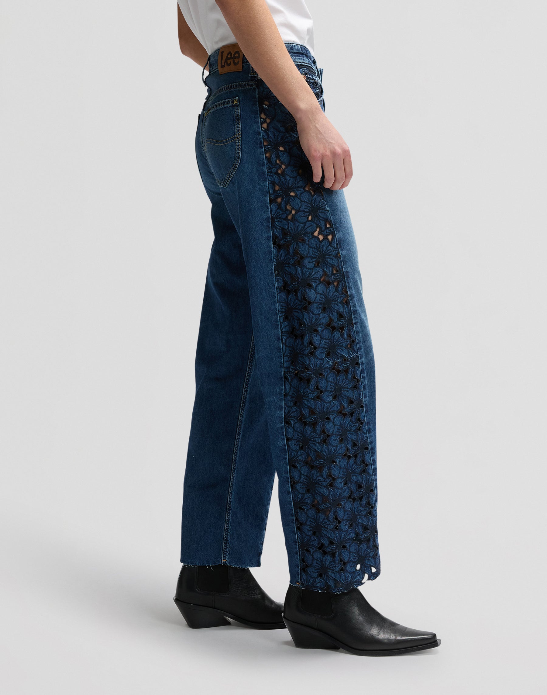 Rider Barrel in Blue Royalty Jeans Lee