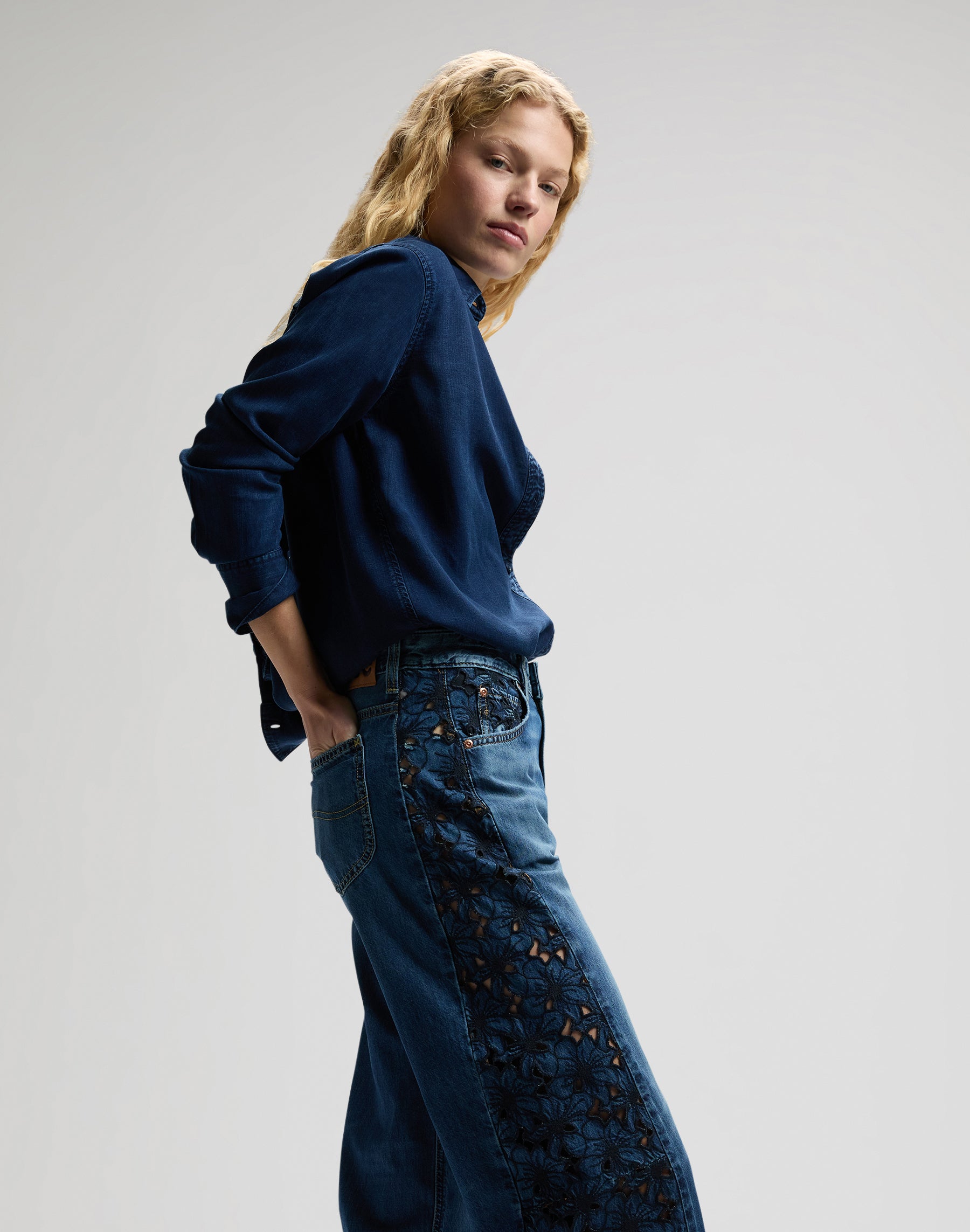 Rider Barrel in Blue Royalty Jeans Lee
