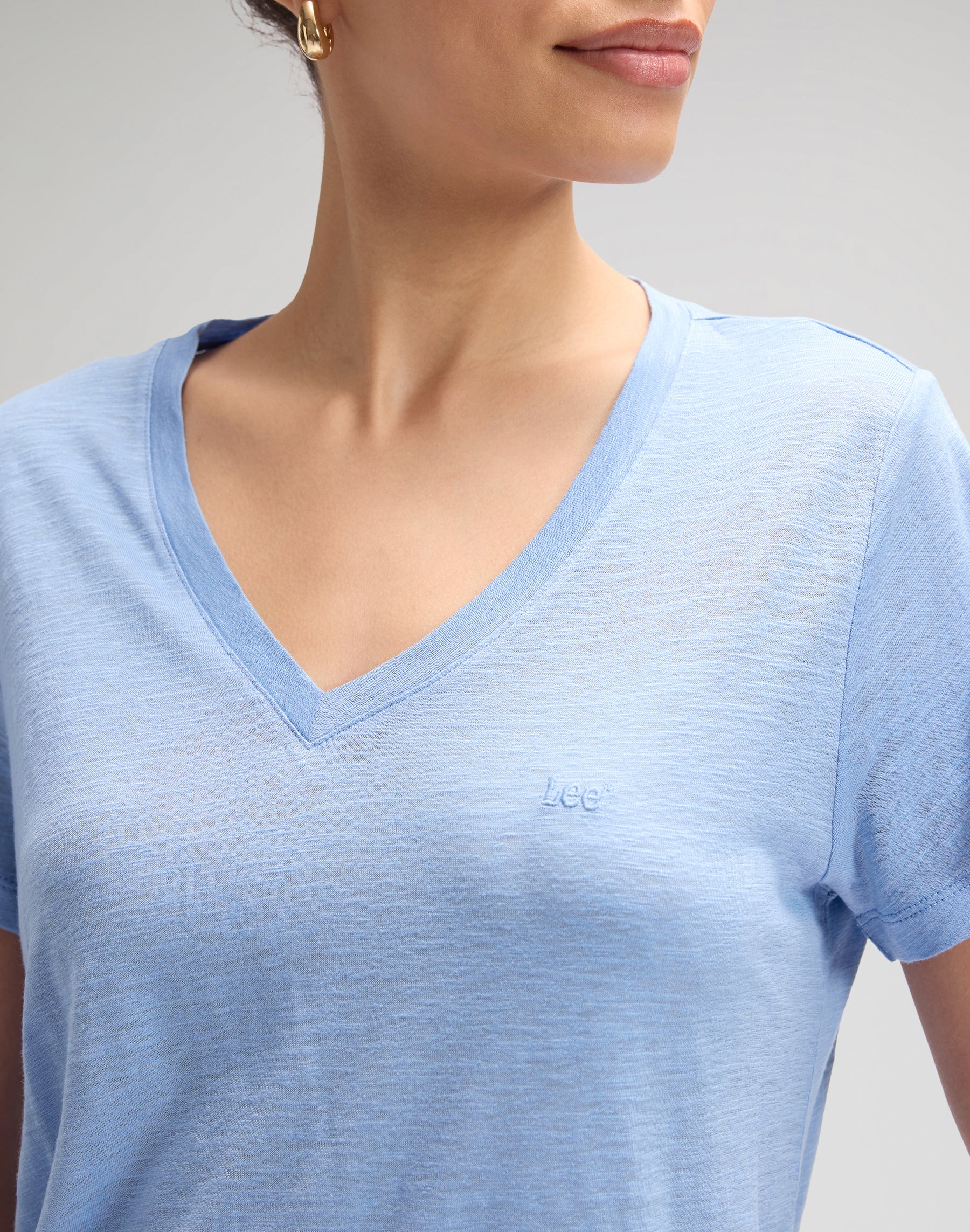 V Neck Tee in Halogen T-Shirts Lee