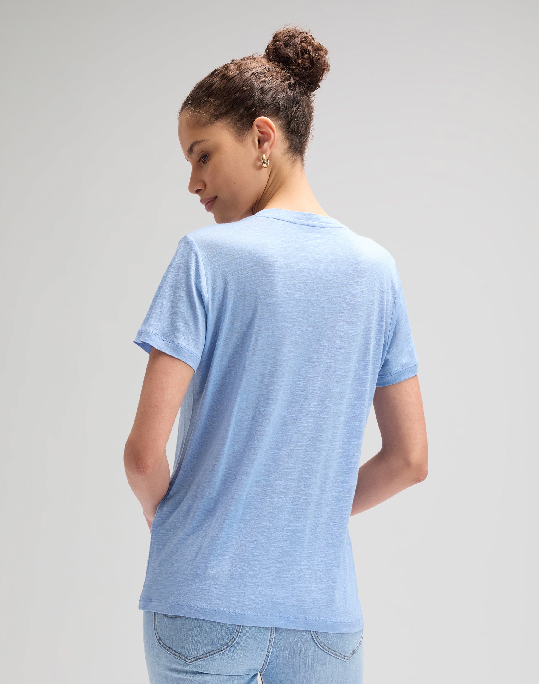 V Neck Tee in Halogen