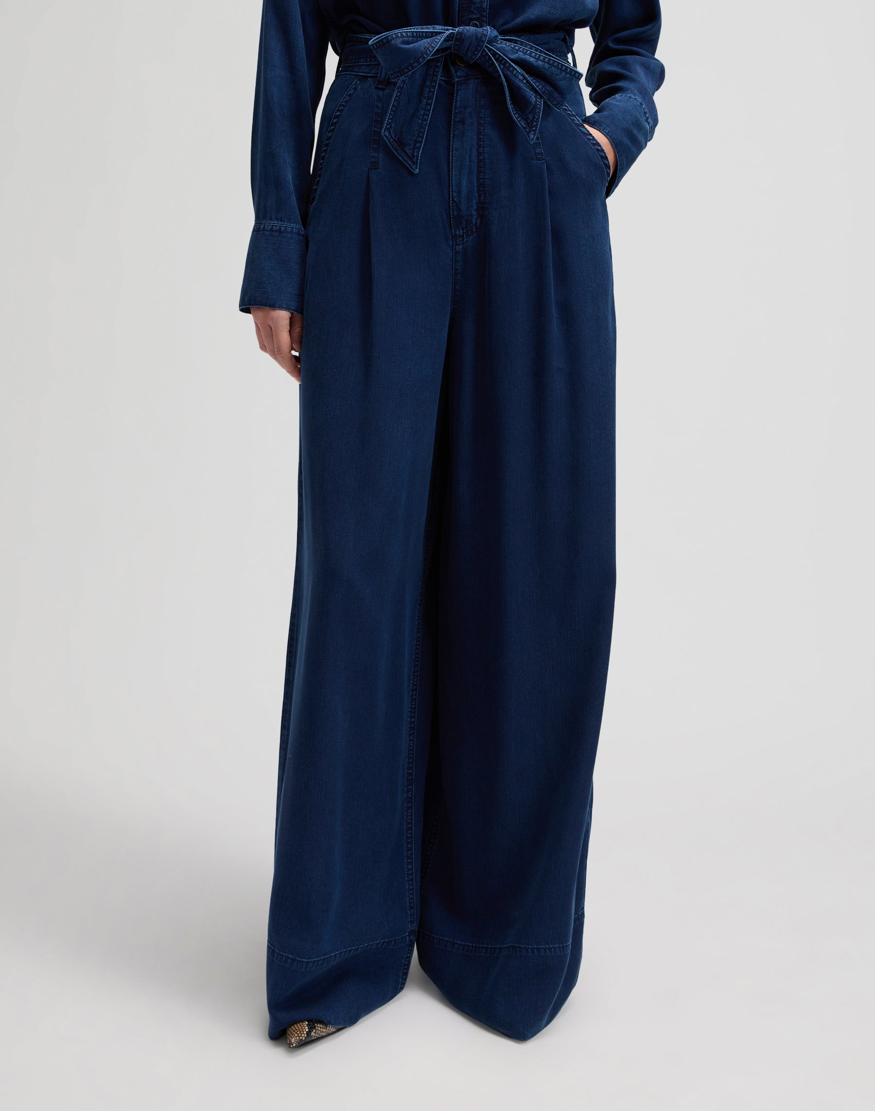 Pleated Wide Leg in Sunset Ride Hosen Lee
