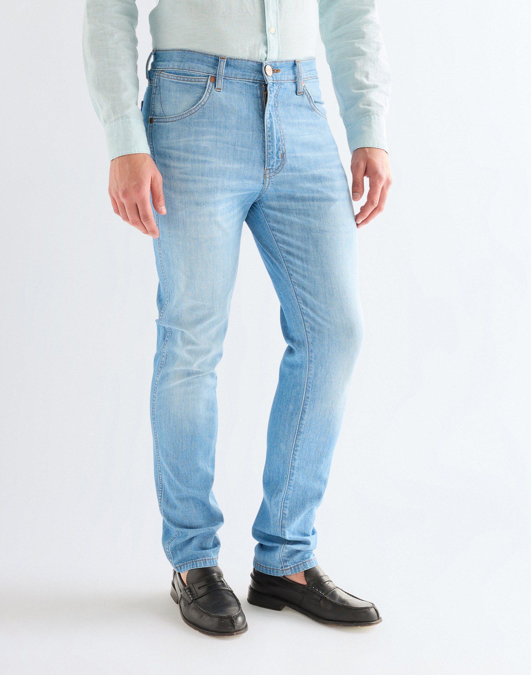 Larston in Light Wash Jeans Wrangler