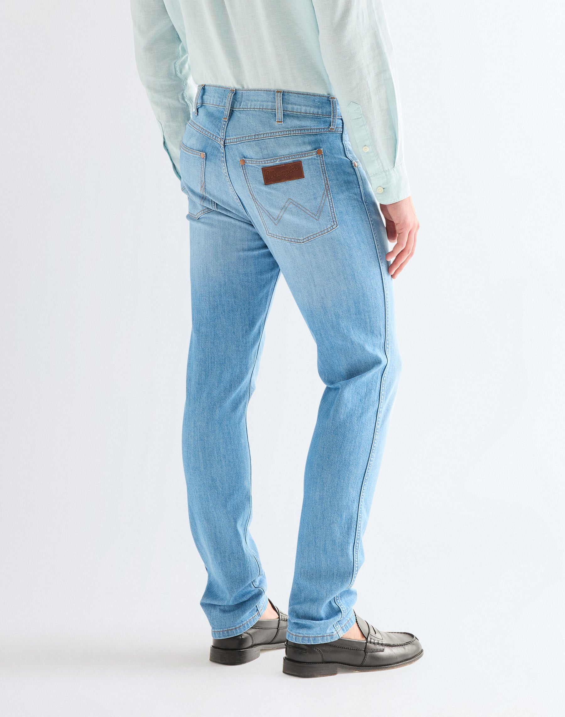 Larston in Light Wash Jeans Wrangler